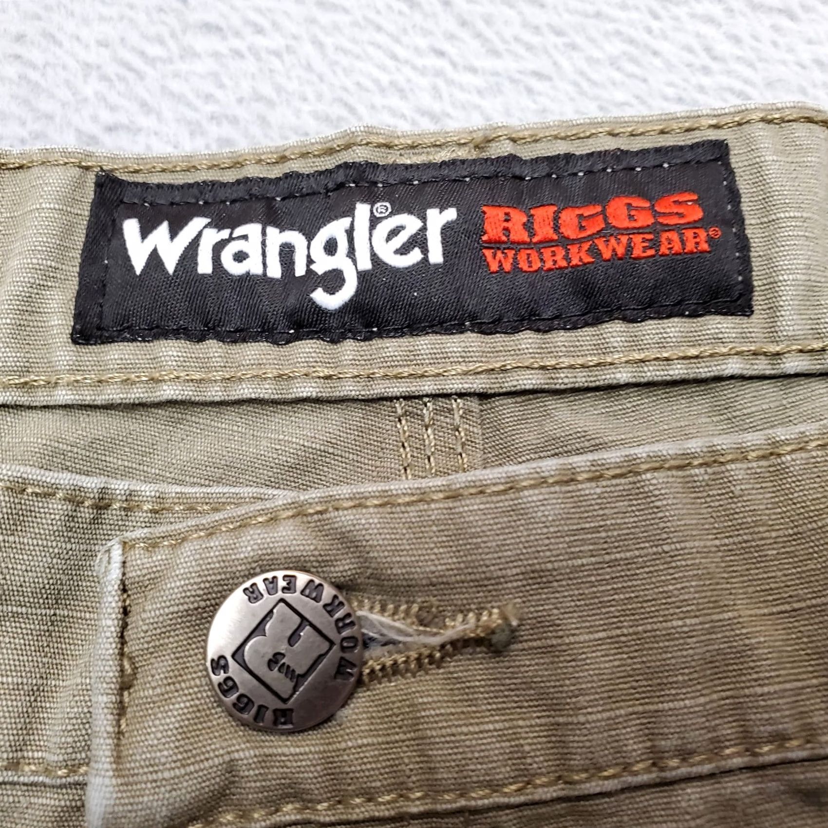 Wrangler Wrangler Pants Mens 42x32 Green Riggs Workwear Carpenter Cargo Ripstop Canvas 5-Pocket Utility Belt Loops Size US 42 / EU 58 - 5 Thumbnail