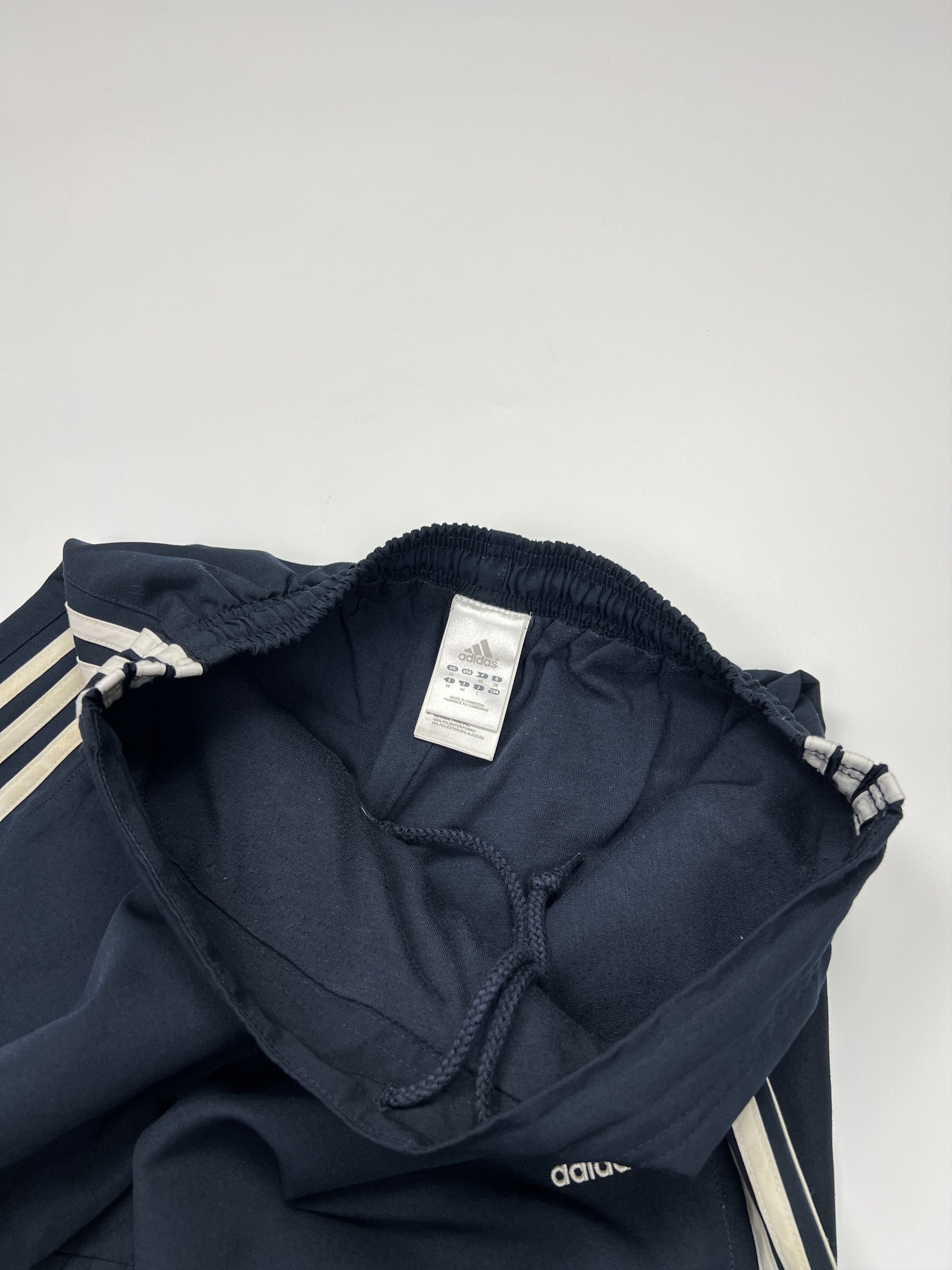 Adidas Vintage Adidas Nylon 3 Striped Wide Sport Pants Navy\White Size 28" / US 6 / IT 42 - 5 Thumbnail