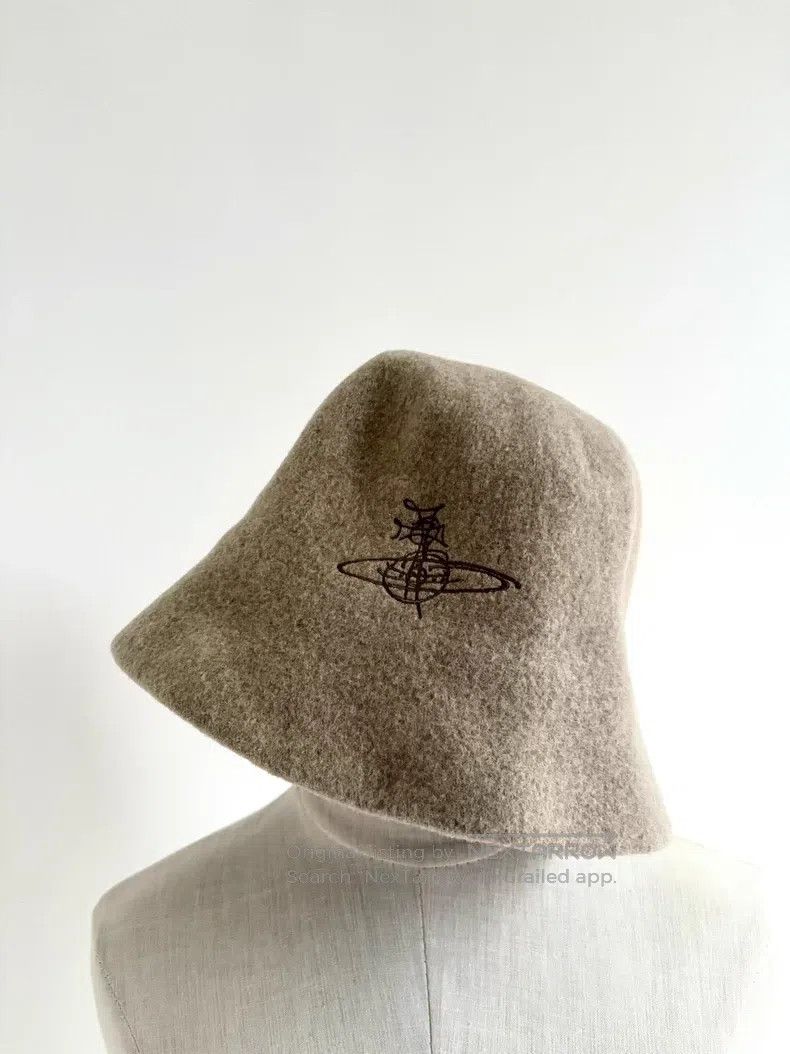 Vivienne Westwood Vivienne Westwood Oatmeal color large Saturn fisherman's h Size ONE SIZE - 1 Thumbnail