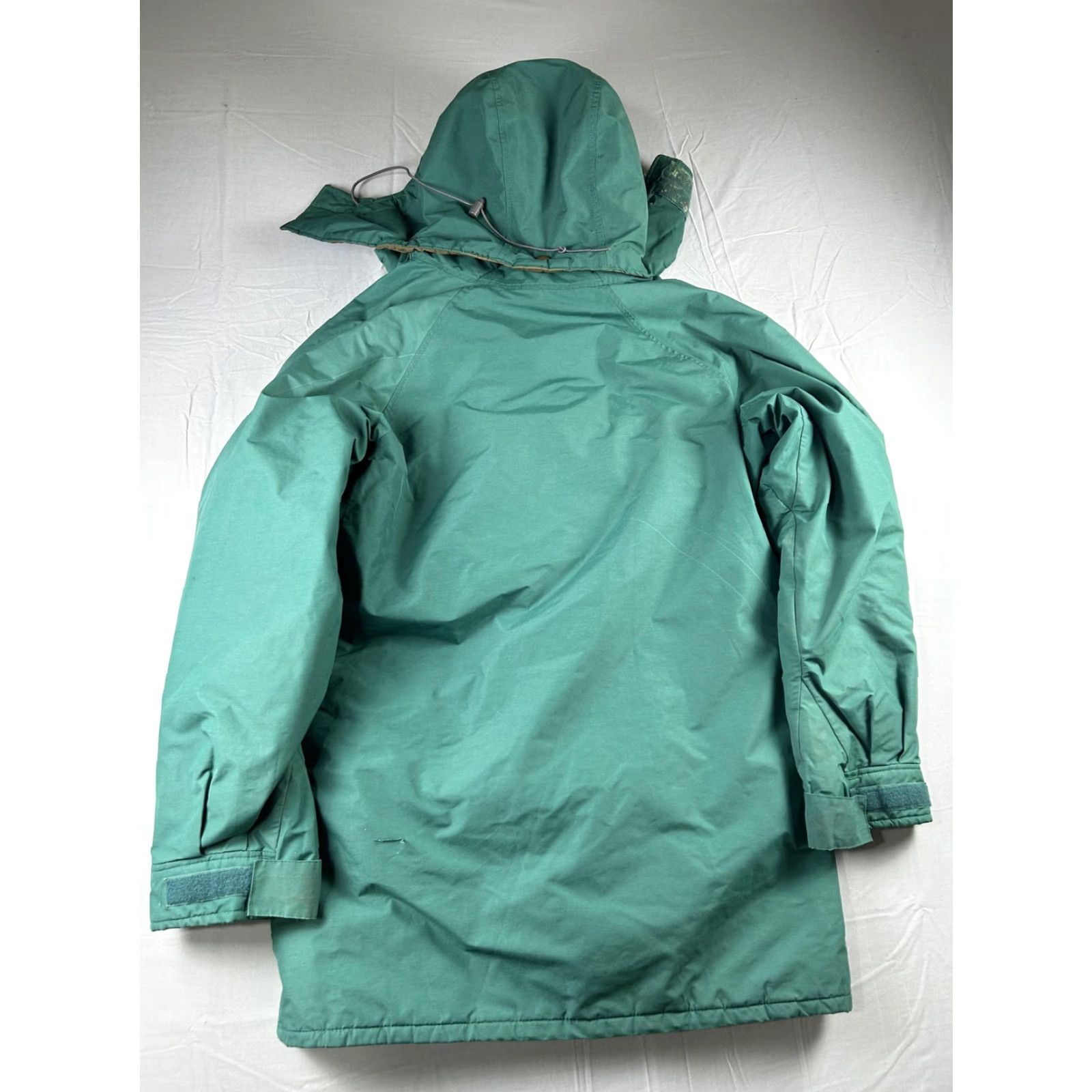 Vintage VINTAGE L.L. Bean Coat Parka Mens 2XL Green Hooded Winter Nylon Padded Thinsulate Black Scuff Size US XXL / EU 58 / 5 - 2 Thumbnail