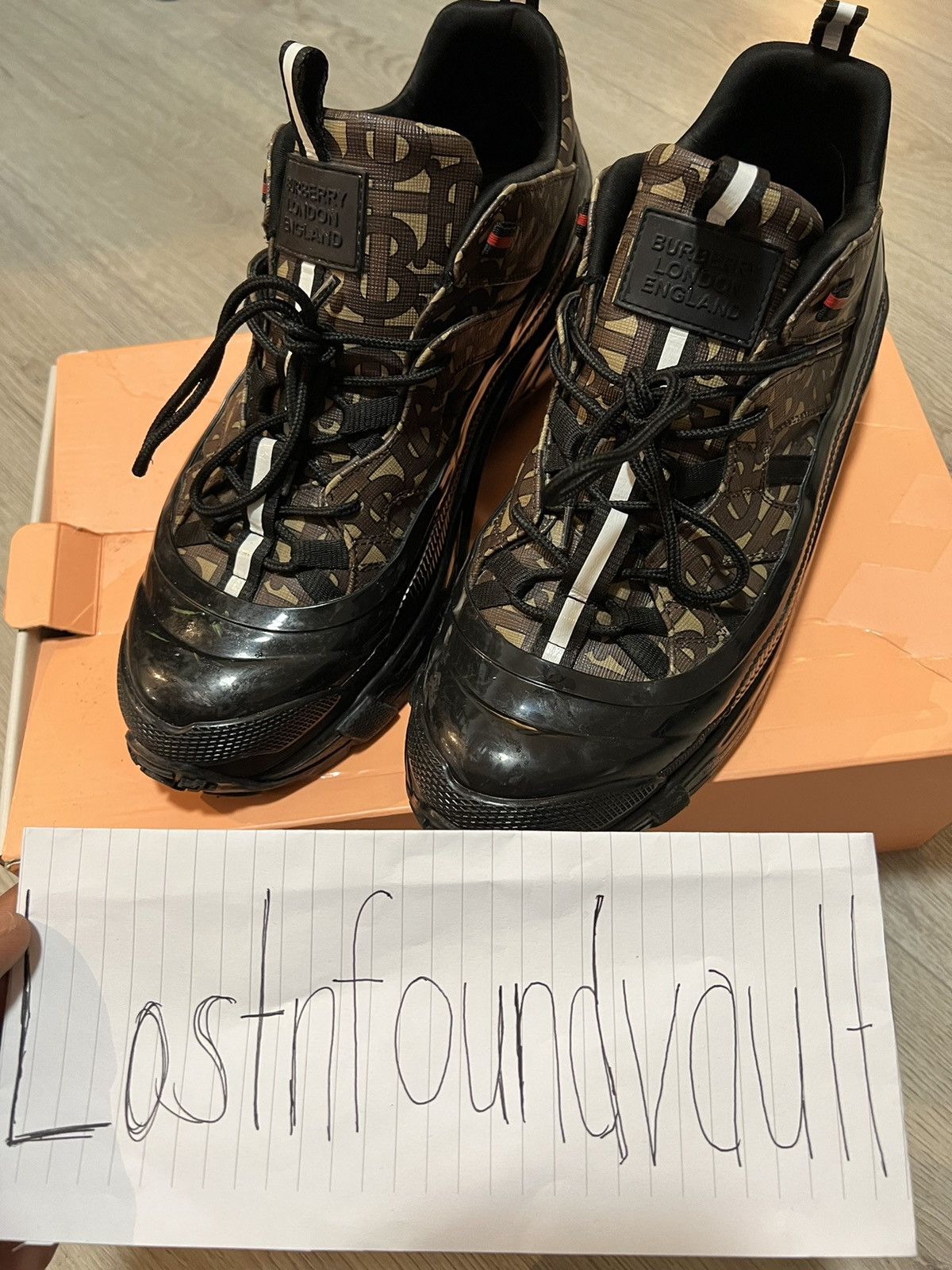 Burberry BURBERRY E-Canvas Monogram Arthur Sneakers Size US 11 / EU 44 - 14 Thumbnail