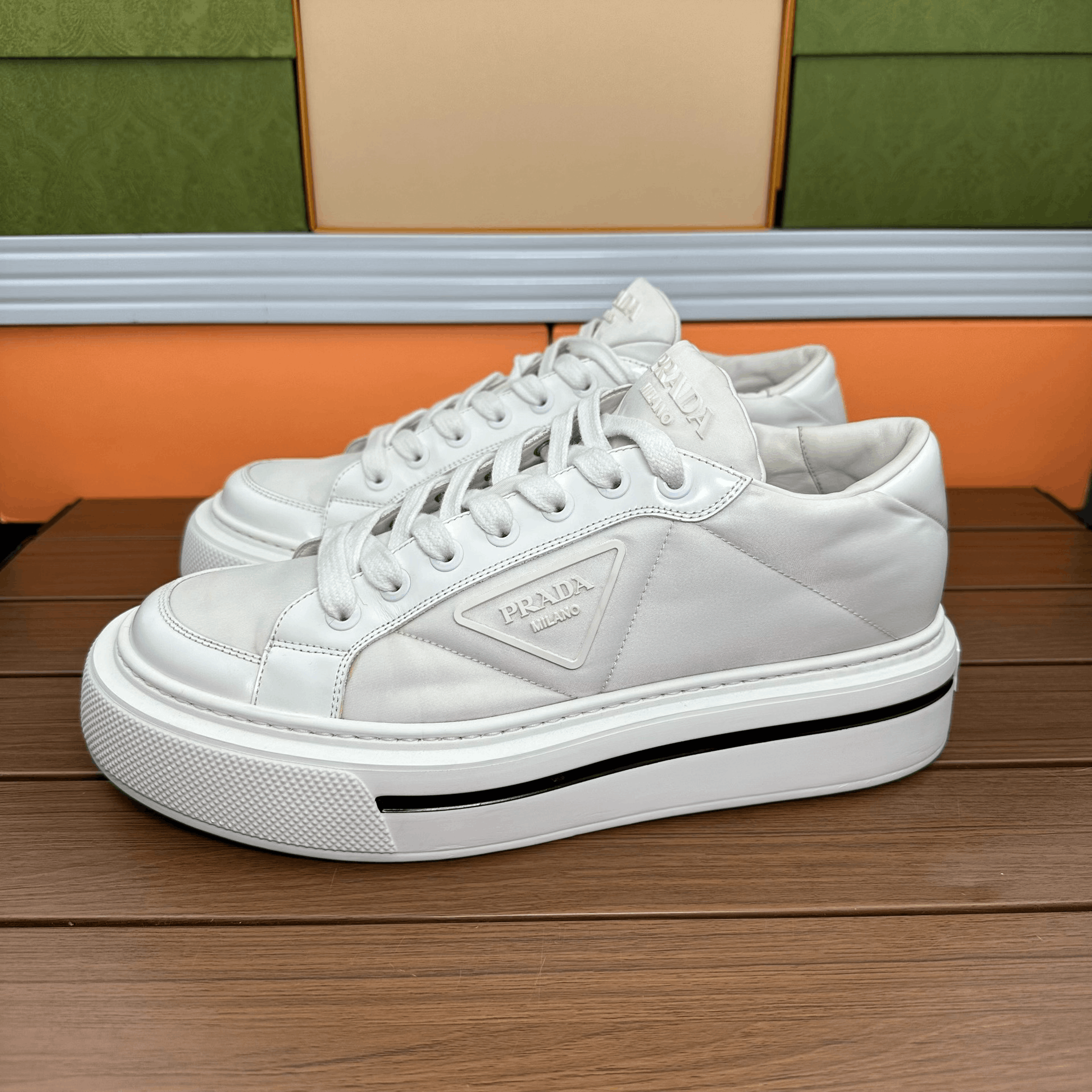 Prada Prada Casual White Lowtop Sneakers 10 Men Size US 10 / EU 43 - 1 Thumbnail