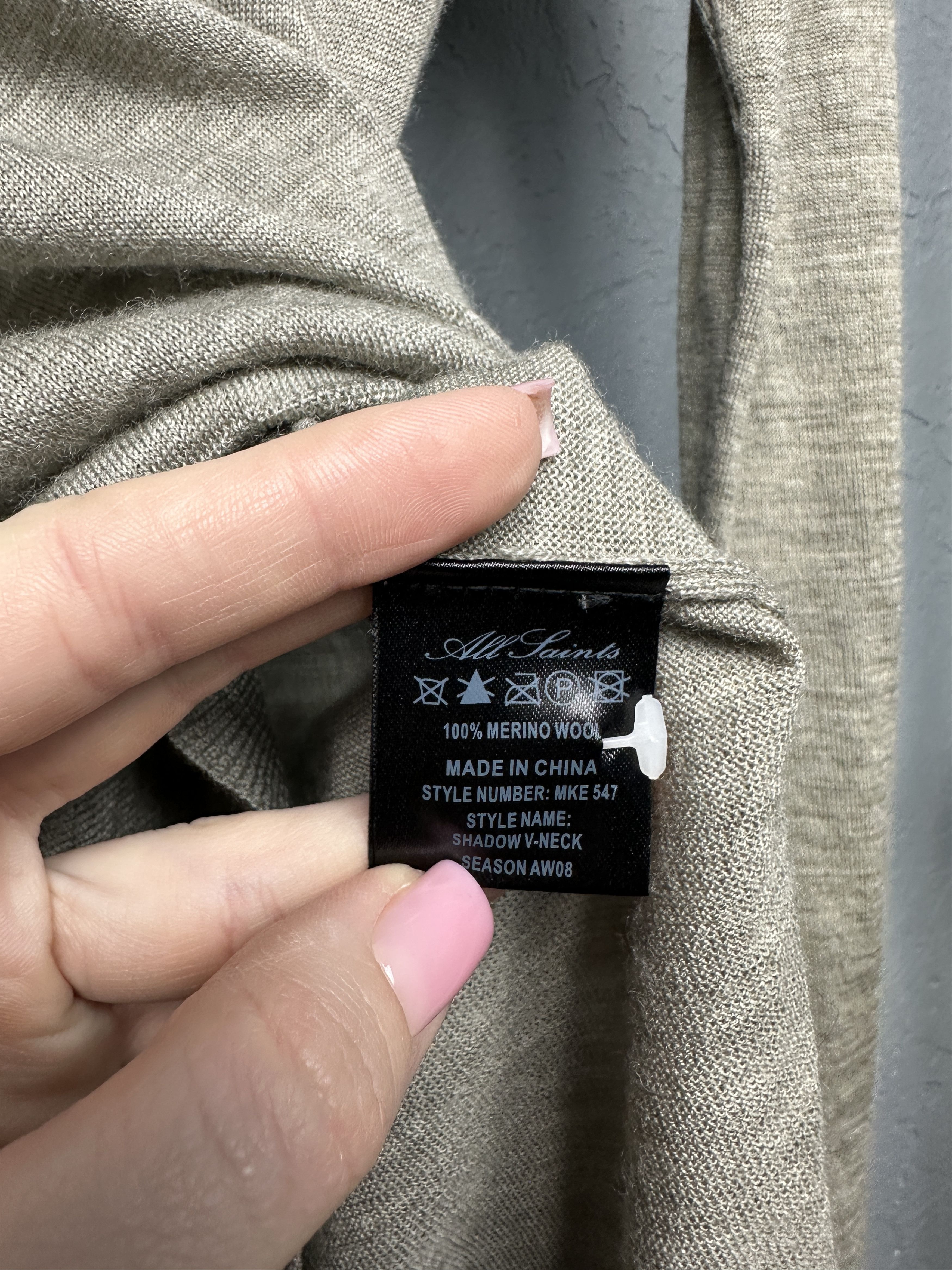Allsaints AllSaints Mens Shadow Merino Wool V-Neck Sweater Size US S / EU 44-46 / 1 - 5 Thumbnail