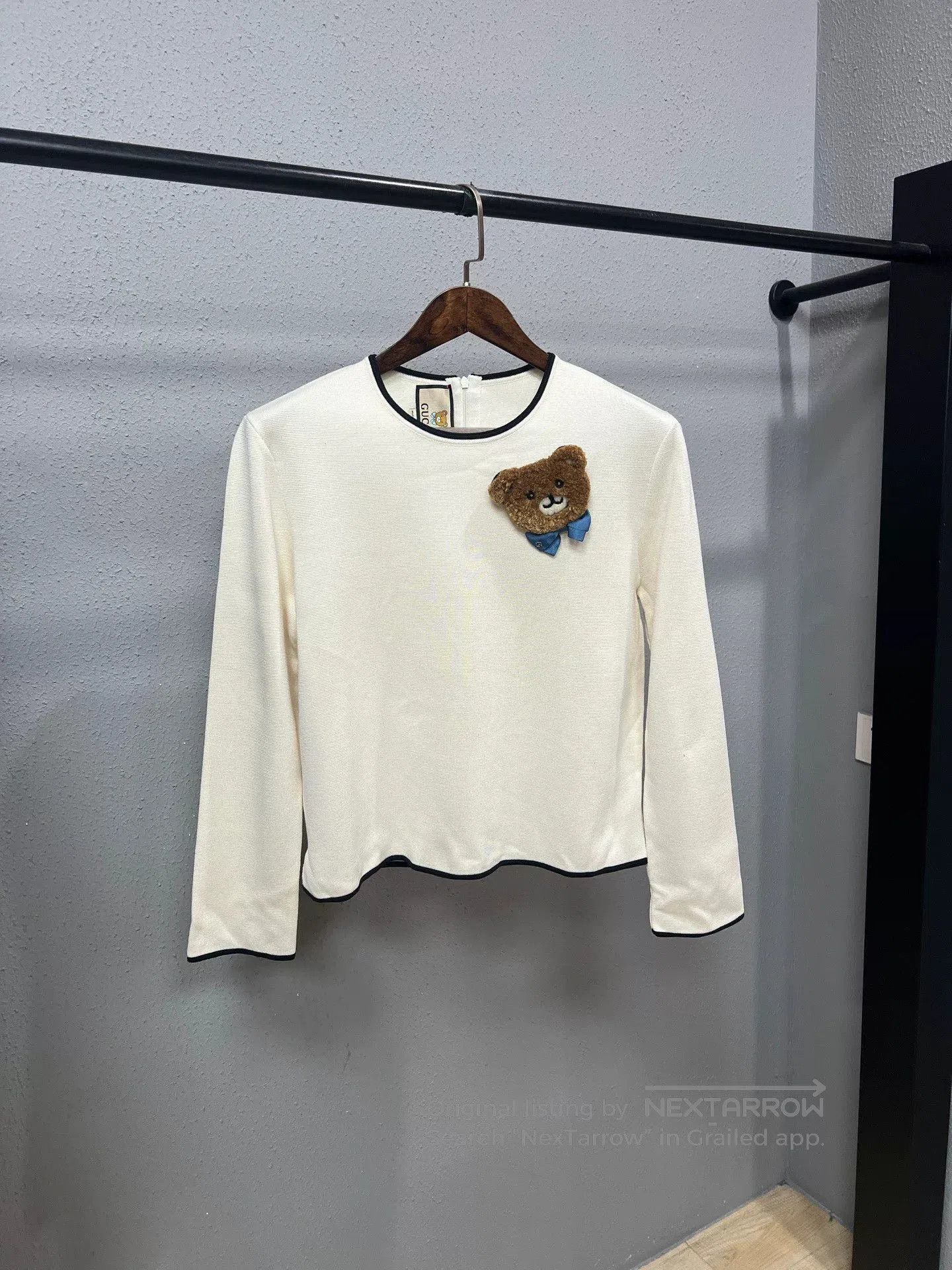 Gucci Gucci Bear Knit Long Sleeve Top. Size L / US 10 / IT 46 - 1 Thumbnail