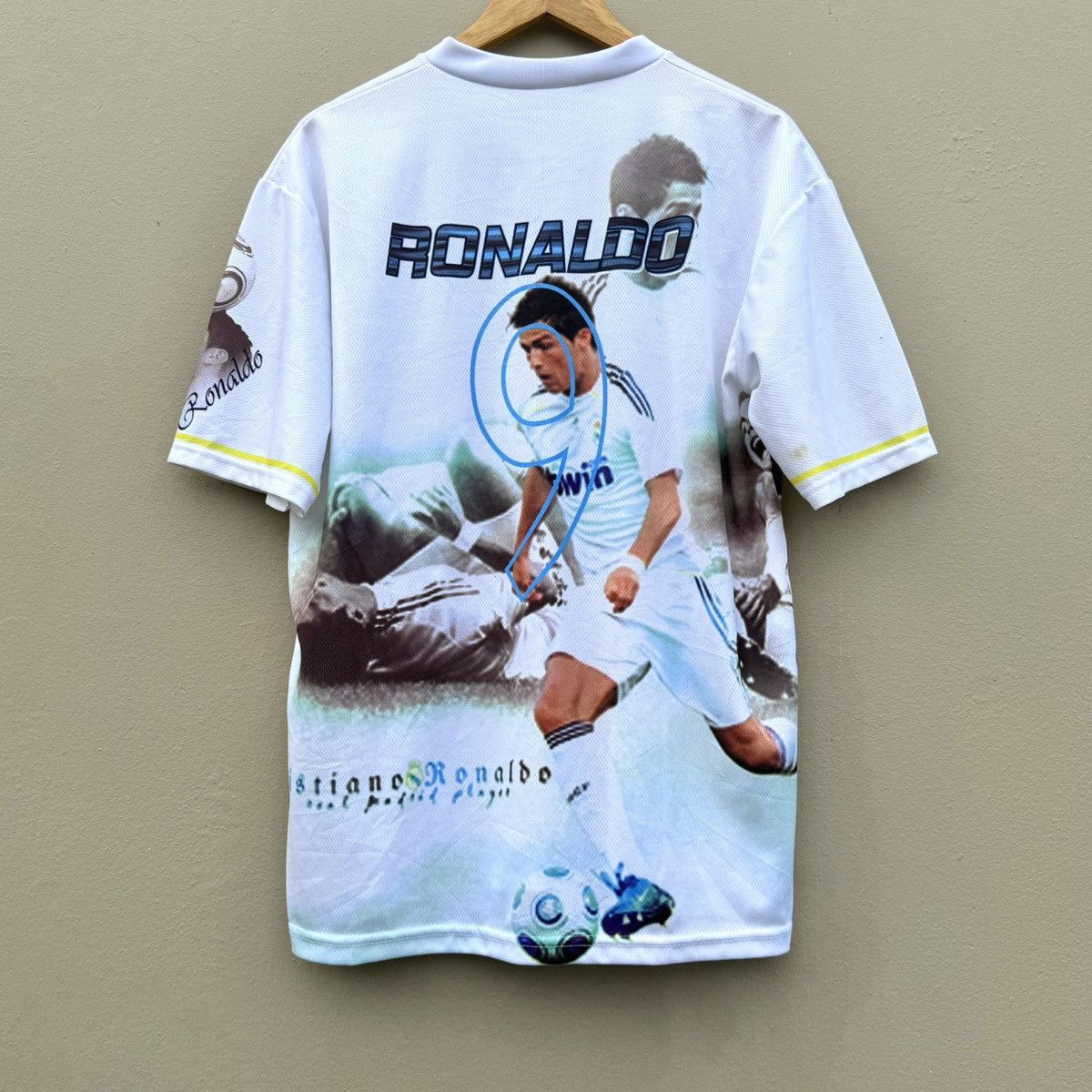 Vintage Vintage real madrid ronaldo football jersey Size US XL / EU 56 / 4 - 3 Thumbnail