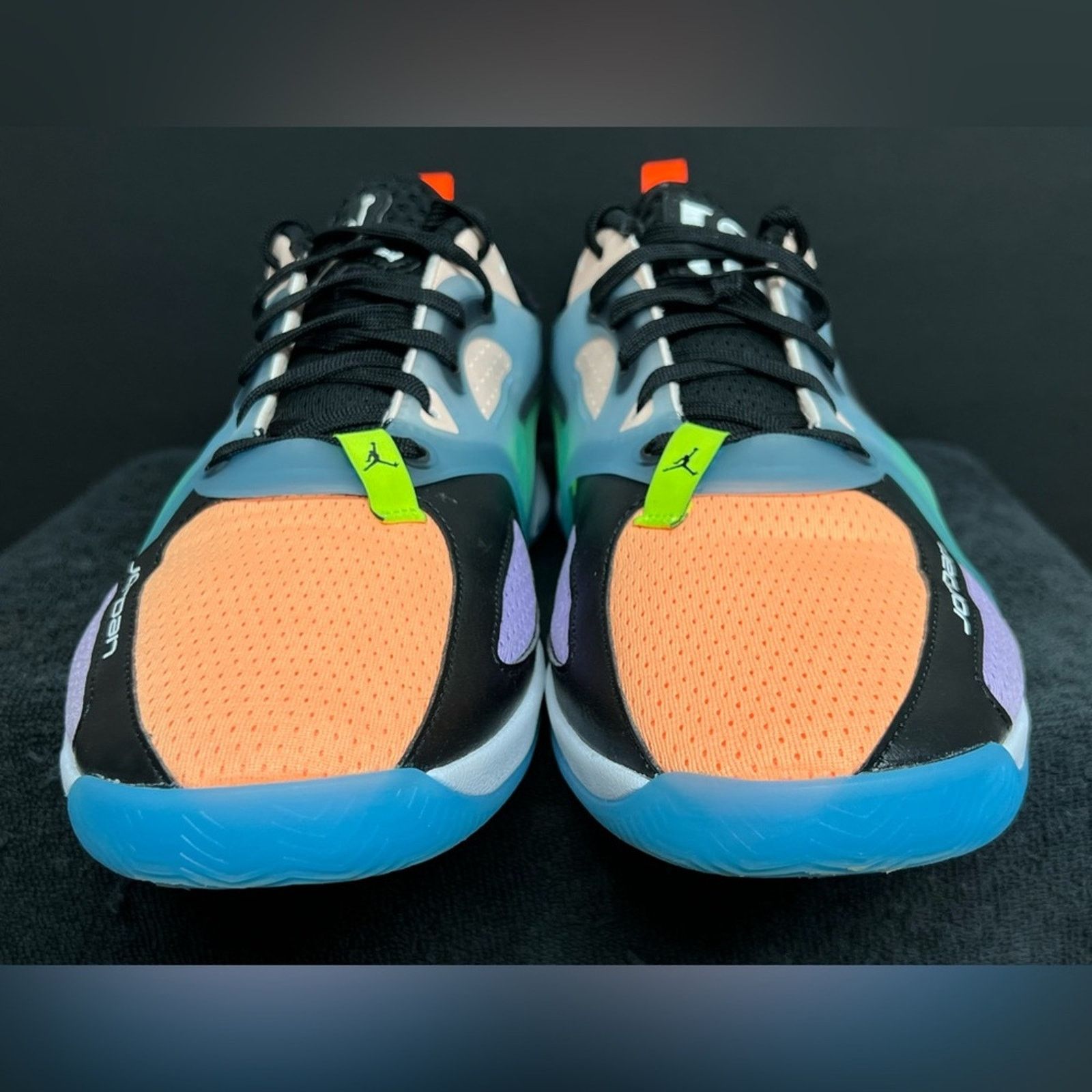 Jordan Brand Nike WMMNS Jordan Heir PF Black Women 12.5 Men 11 WORN ONCE Size US 11 / EU 44 - 5 Thumbnail