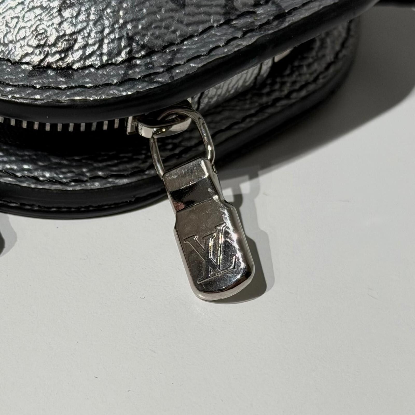 Louis Vuitton Louis Vuitton Leather Crab Bag Charm Size ONE SIZE - 10 Thumbnail