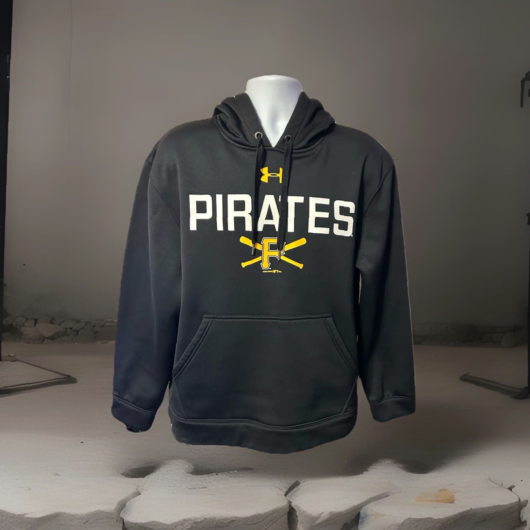 Under Armour Pittsburgh Pirates Under Armour Hoodie Adult Medium Black Drawstring Hooded Zip Pullover Logo MLB Branded Worn 2015 Size US M / EU 48-50 / 2 - 4 Thumbnail