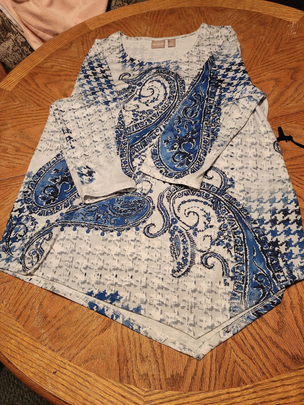 Chicos Chicos knit top w sequins hankerchief like hem Size XS / US 0-2 / IT 36-38 - 1 Thumbnail