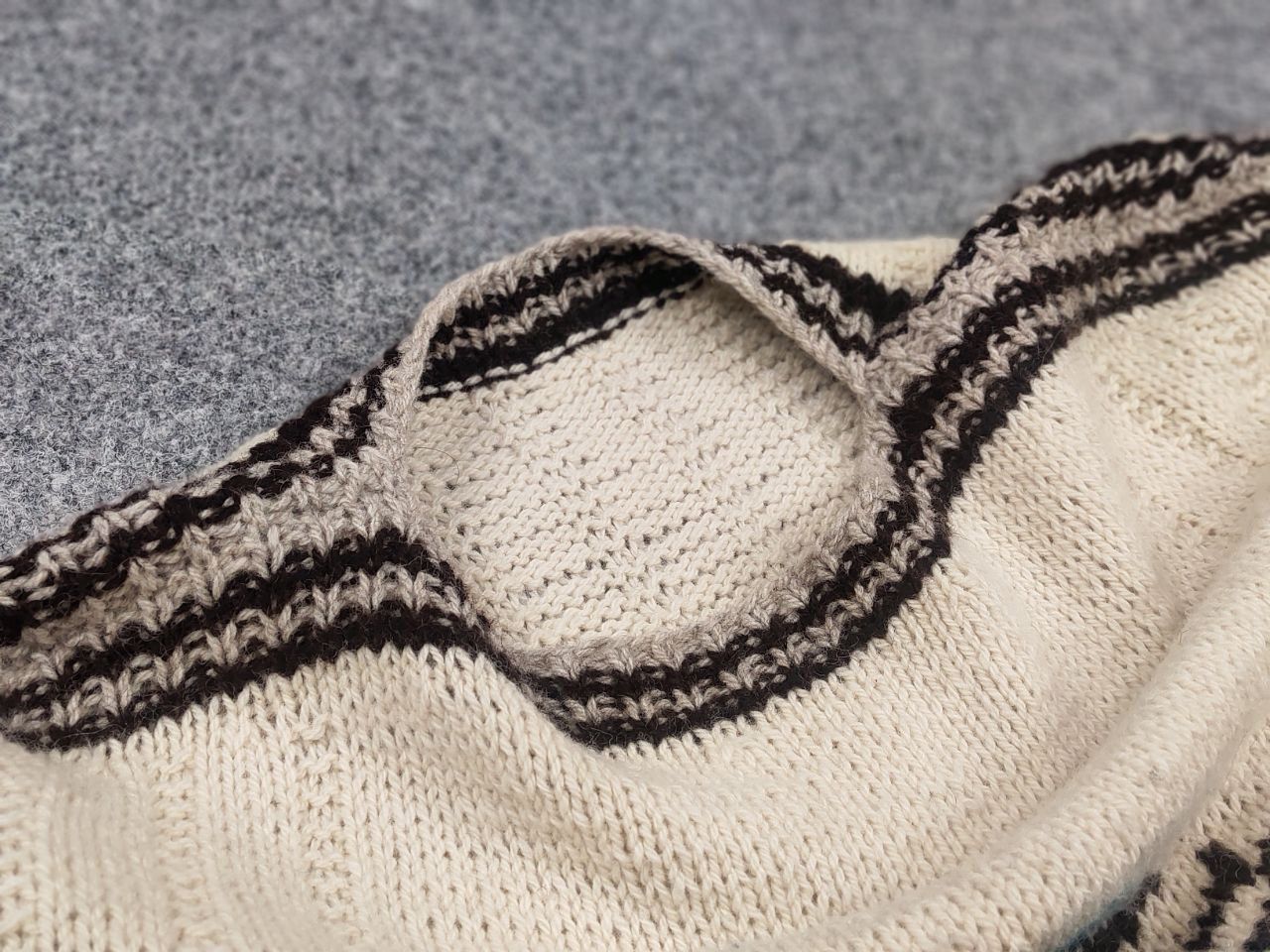 Vintage Vintage 50-60's Hand Knit Wool Crew chek Sweater skier Logo Size US S / EU 44-46 / 1 - 13 Thumbnail