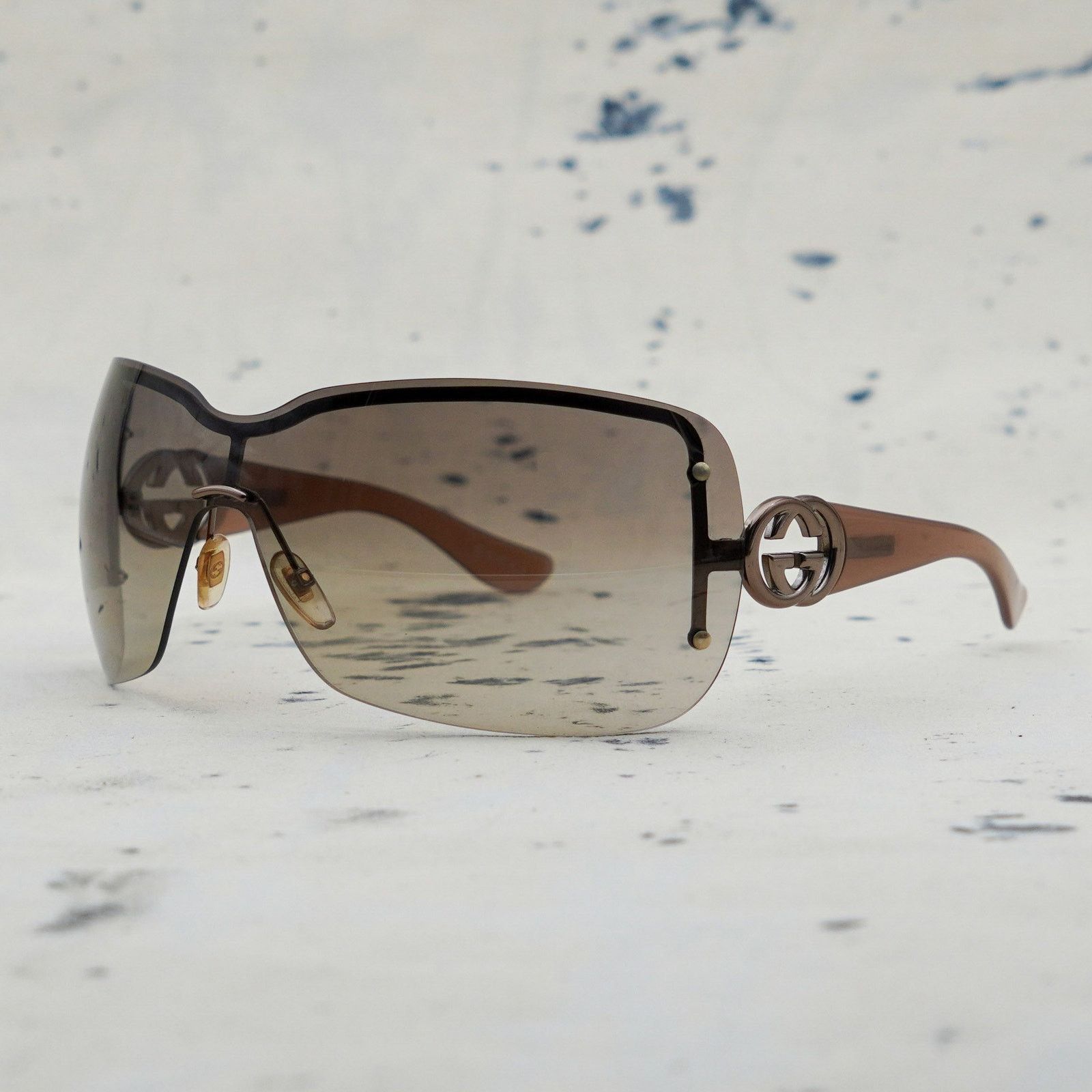 Gucci Vintage gucci gg 2797 brown gradient shield logo sunglasses Size ONE SIZE - 1 Thumbnail