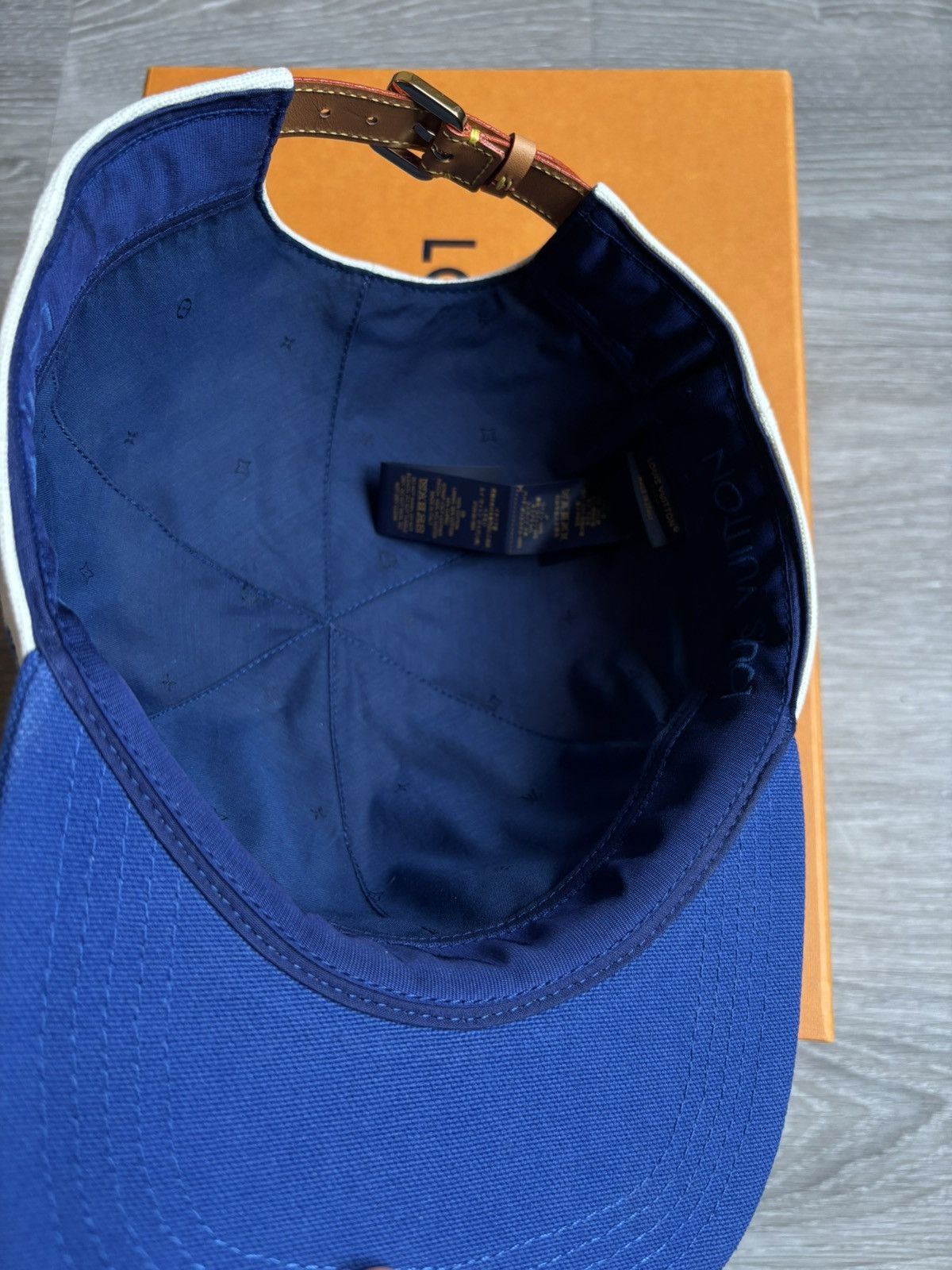 Louis Vuitton Louis Vuitton Rainbow Logo Hat SS23 Size ONE SIZE - 16 Thumbnail