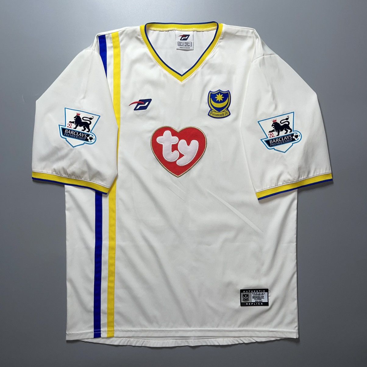 Pompeii × Vintage PORTSMOUTH POMPEY 2004/2005 FOOTBALL THIRD JERSEY #20 YAKUBU Size US S / EU 44-46 / 1 - 2 Thumbnail