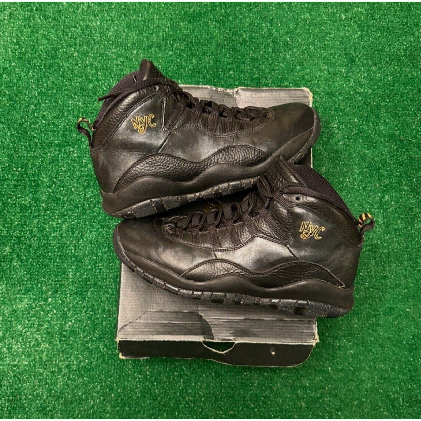 Jordan Brand Jordan 10 Retro New York City NYC 2016 Mens Sz 8 Black Metallic Gold 310805-012 Size ONE SIZE - 7 Thumbnail