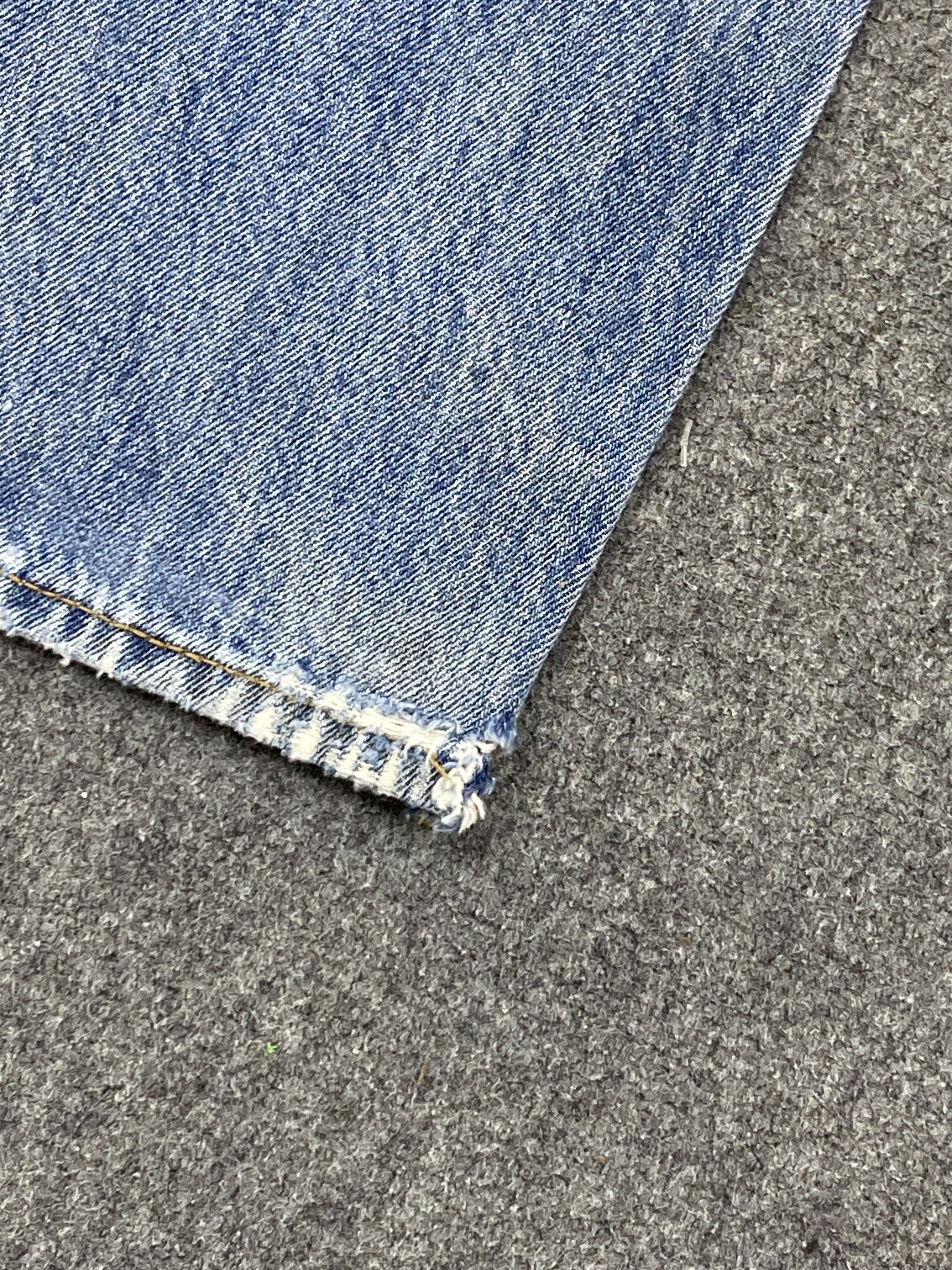 Levi's Vintage Levis 501 Light Wash Denim Jeans DP2731 Size US 31 - 19 Thumbnail