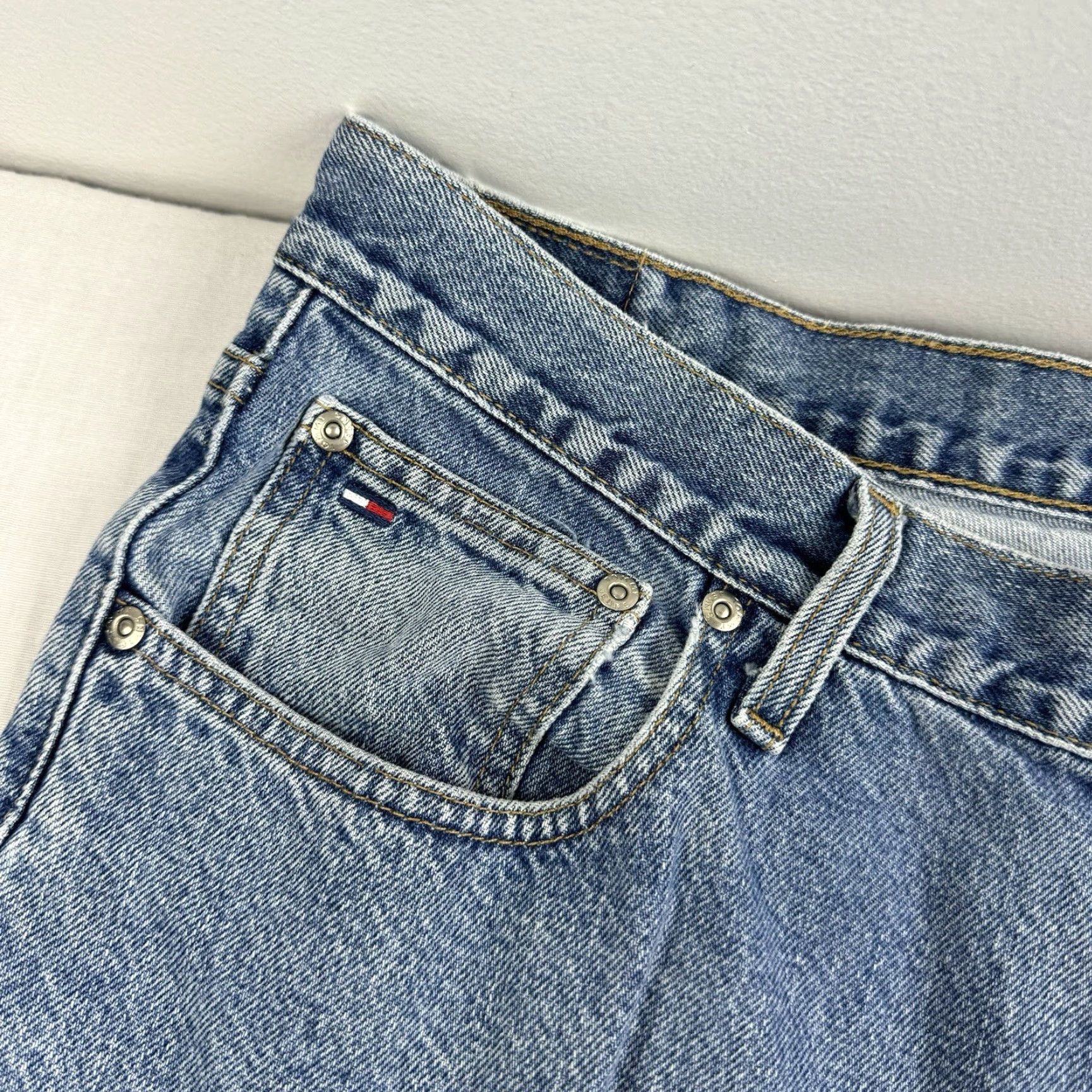 Tommy Hilfiger VINTAGE Tommy Hilfiger Jeans Adult 36x30 Blue Grunge Y2K 90s Hipster Punk Straight Jeans Mens Size US 36 / EU 52 - 4 Thumbnail