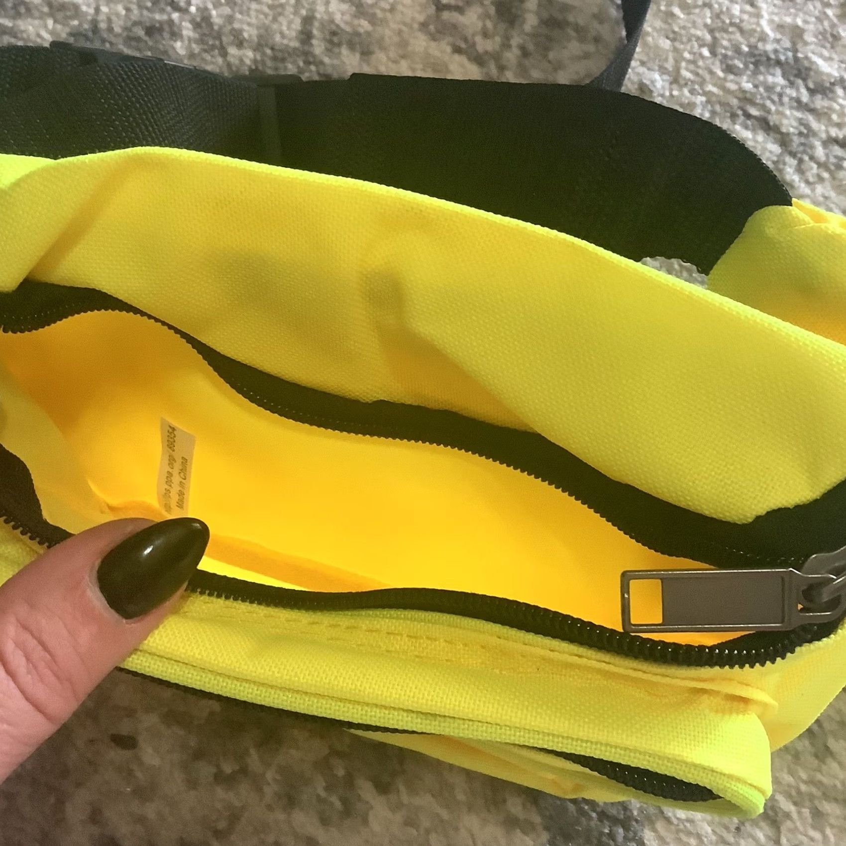 Vintage C4 ENERGY BUMBAG Yellow Crossbody Unisex Adults Polyester NYT Nonsmoking Size ONE SIZE - 4 Thumbnail