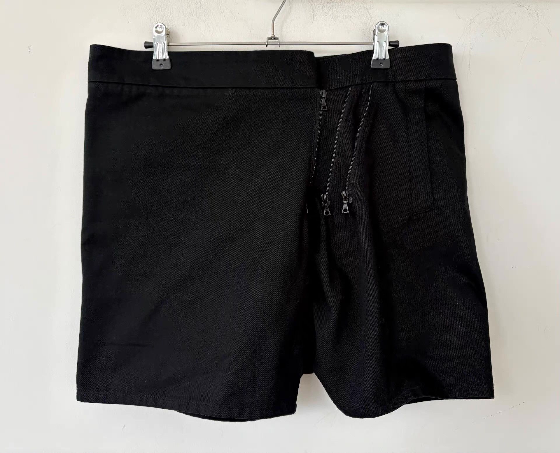 Bless Bless Men's Multi-Zip Shorts Ｑ21 Size US 34 / EU 50 - 1 Thumbnail