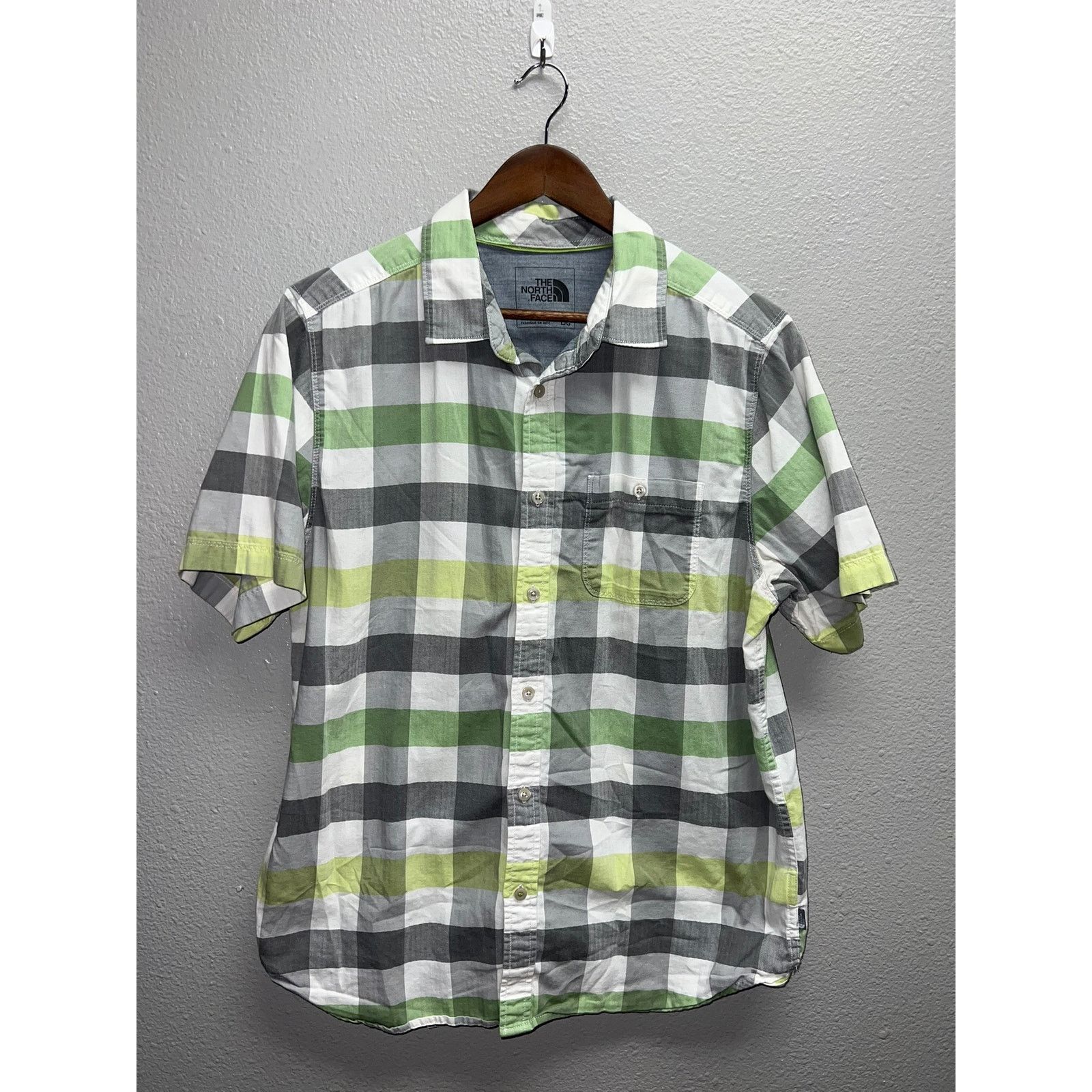 The North Face The North Face Button Up Shirt Green Gray White Tee Large Size US L / EU 52-54 / 3 - 1 Thumbnail