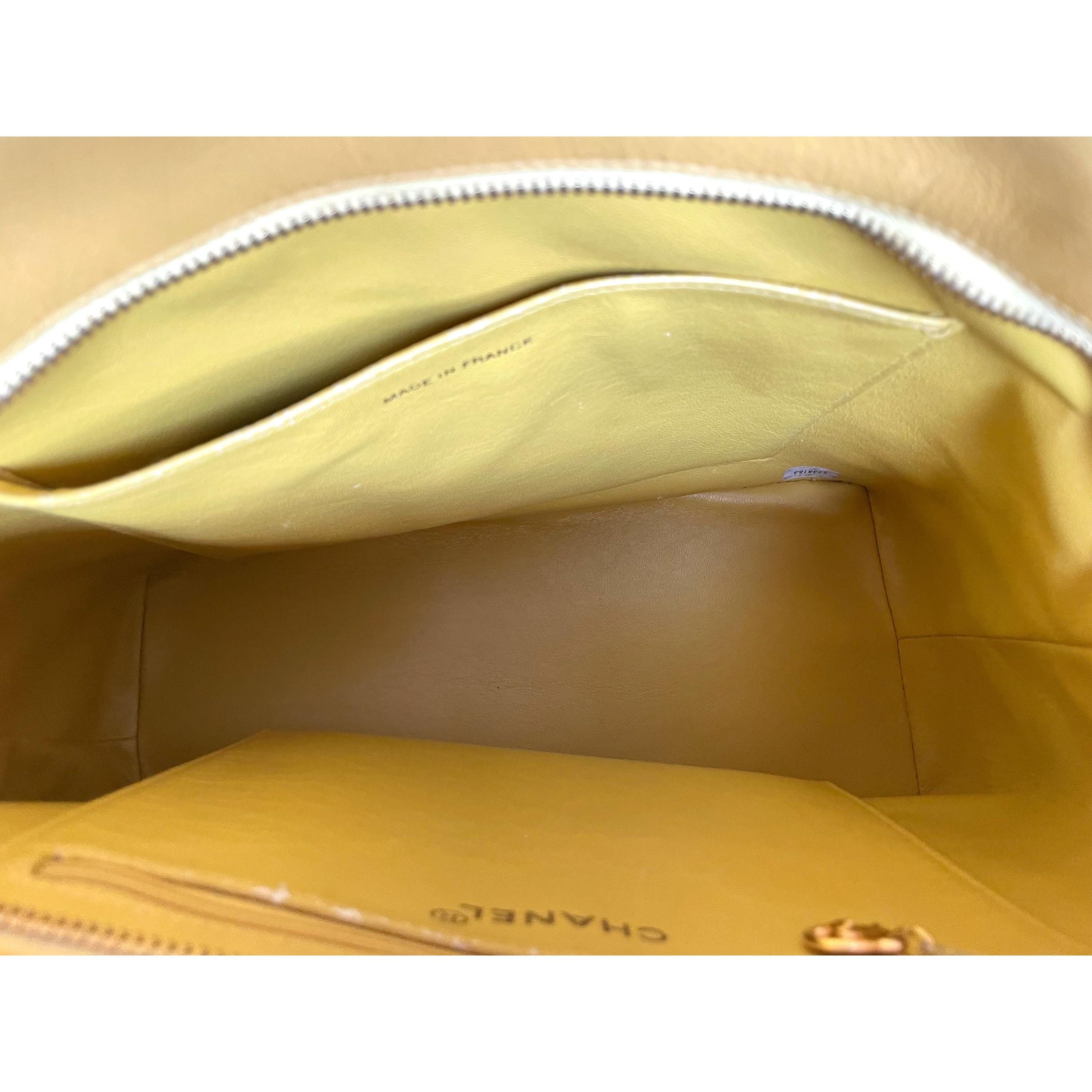 Chanel Vintage CHANEL yellow caviarskin classic tote bag, Medaillon Size ONE SIZE - 10 Thumbnail