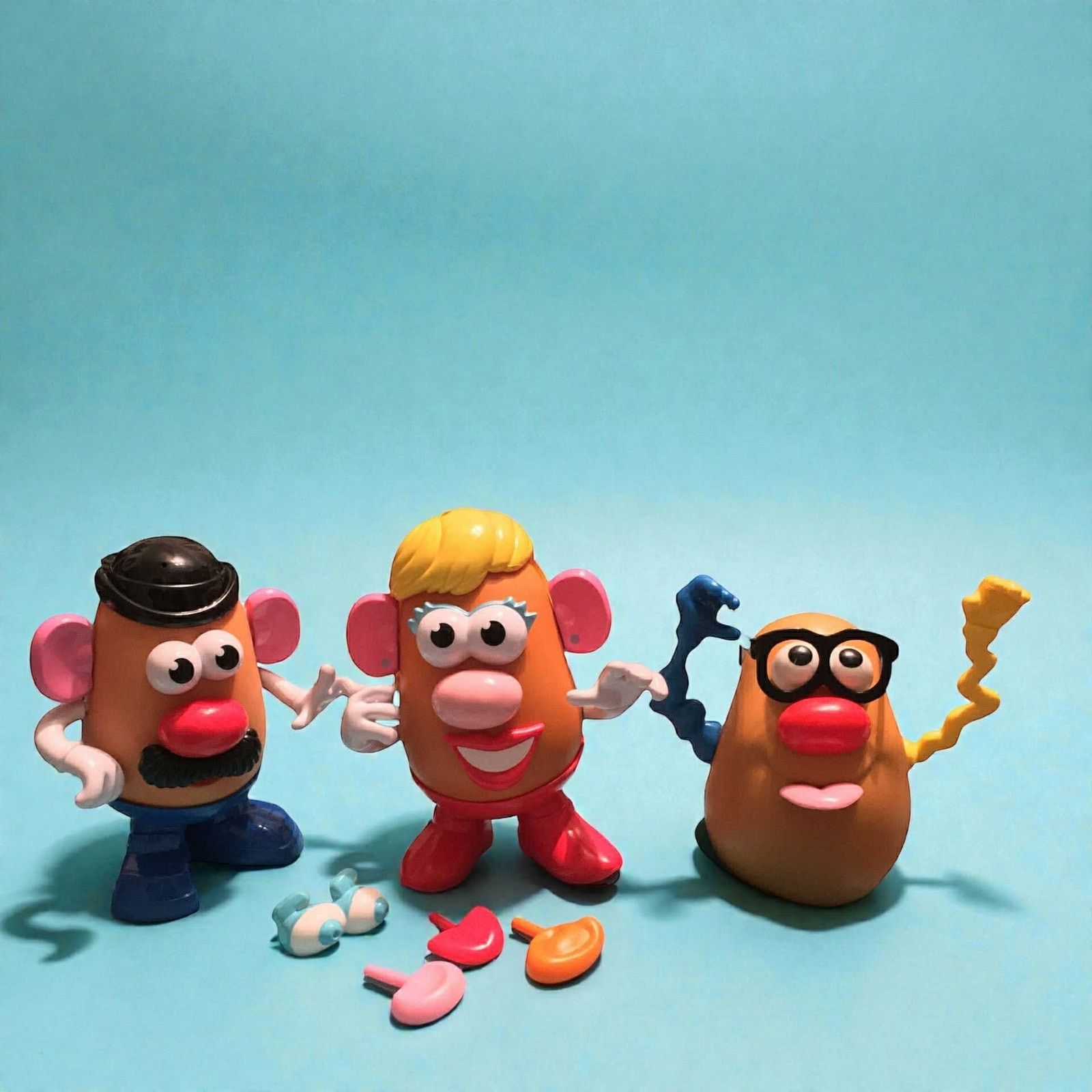 Other 30pcs VINTAGE Mr. & Mrs. Potato Head & AccesHasbro Playskool Size ONE SIZE - 4 Thumbnail