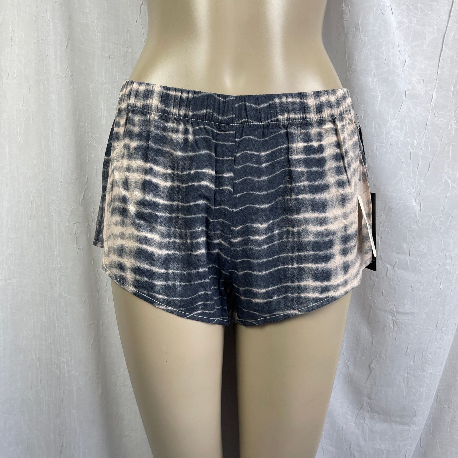 Forever 21 Taupe Charcoal Stripe Dye Dolphin Shorts Forever 21 XS NWT Size 23" - 12 Thumbnail