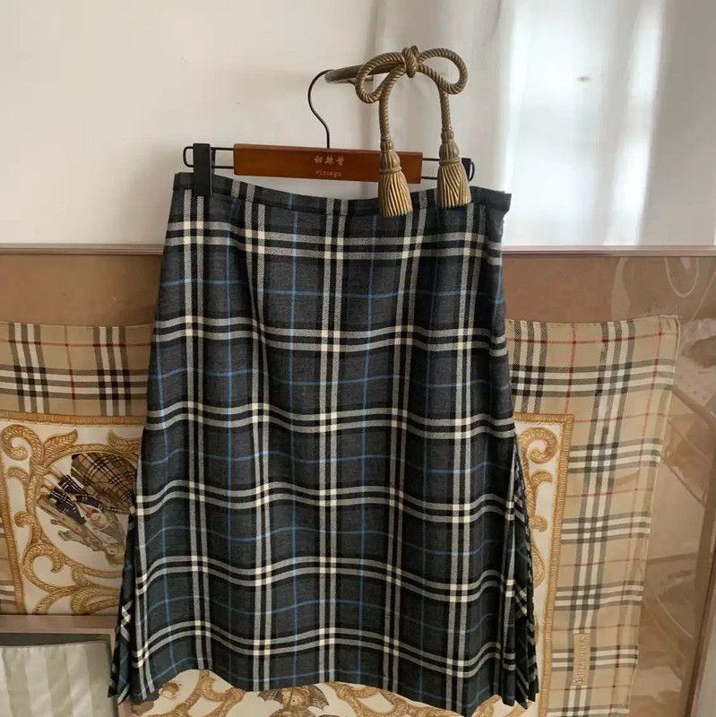 Burberry Gray Wool Women's Midi Skirt