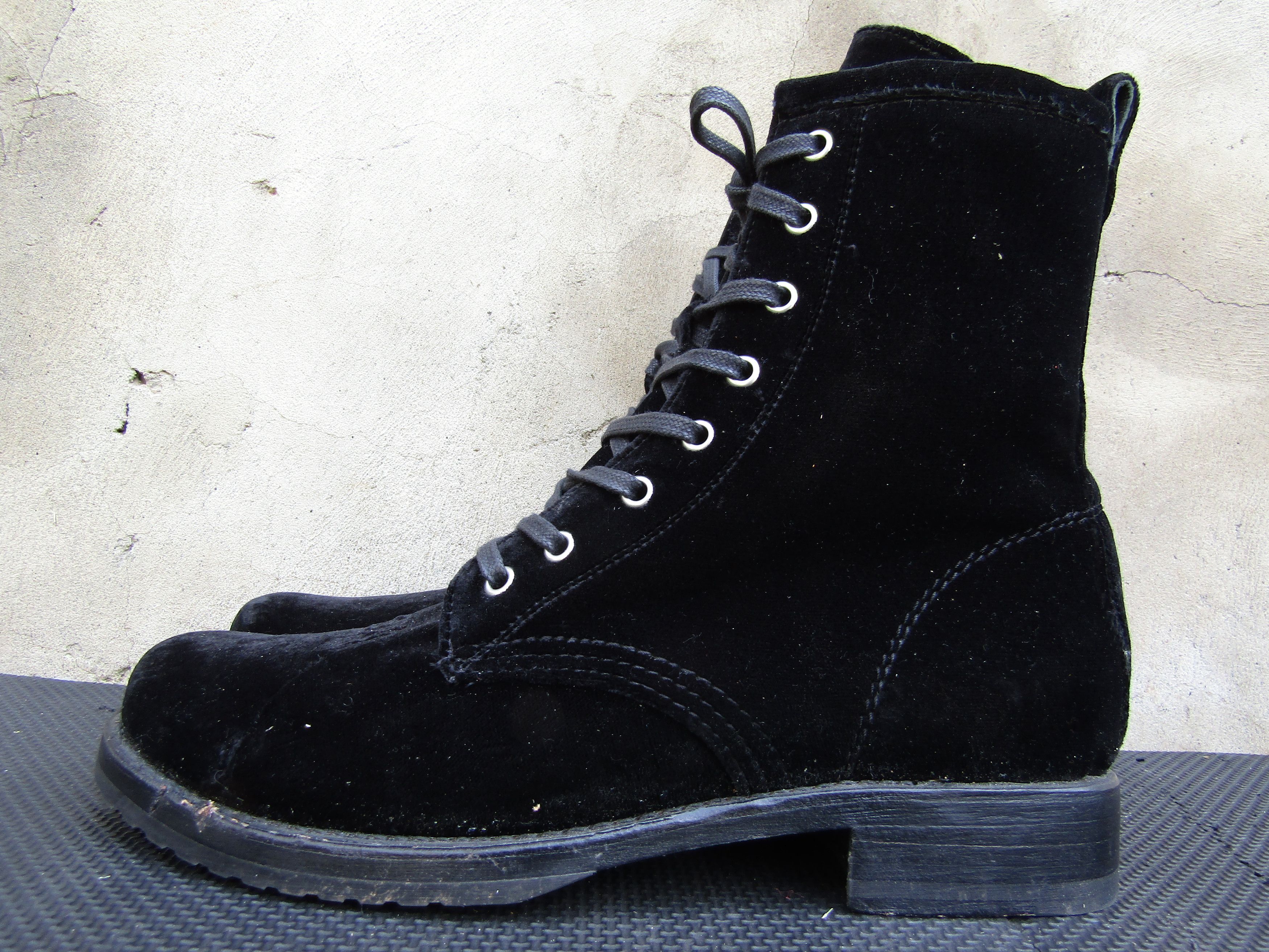 Frye Mint Frye Women Veronica Combat Boots Black VELVET ariana Size US 10 / IT 40 - 7 Thumbnail