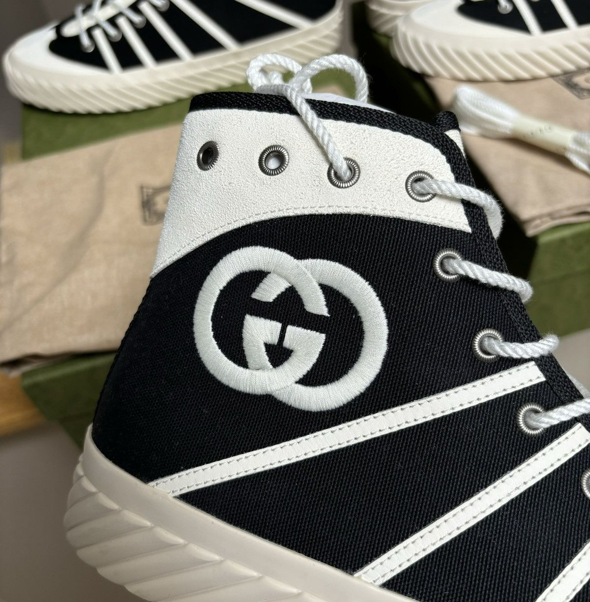 Gucci Gucci GG Black/White Interlock High Tops Size US 8.5 / EU 41-42 - 2 Thumbnail