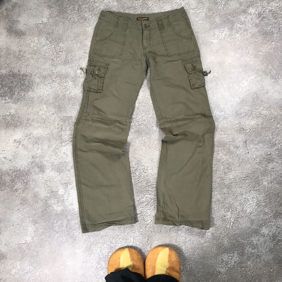 Vintage Vintage 90s Baggy Cargo Pants Olive Green Gorpcore Faded 30 Size 30" / US 8 / IT 44 - 1 Thumbnail