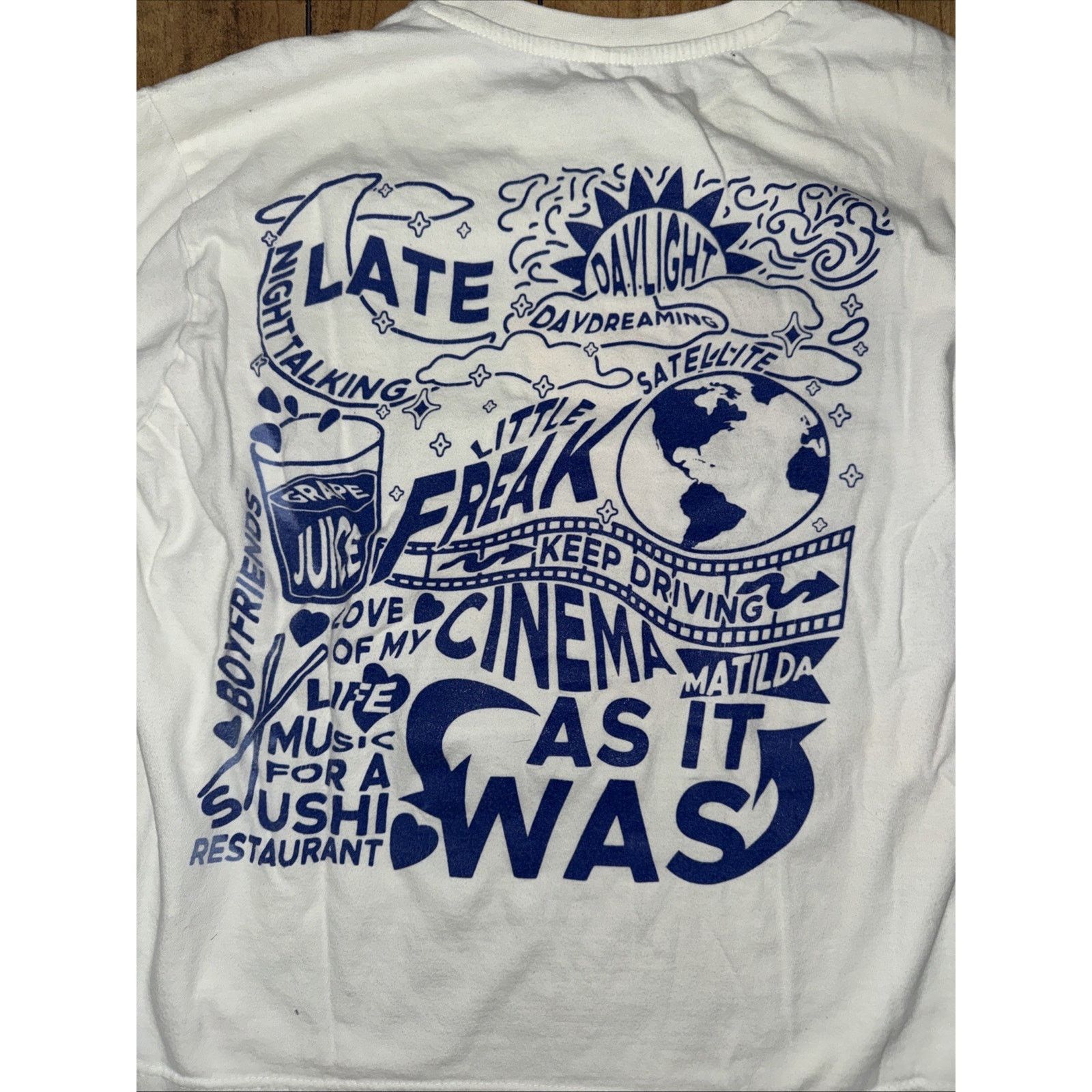 Band Tees Harry Styles Love In Tour Long Sleeve T-Shirt White L 21x23 Size US L / EU 52-54 / 3 - 6 Thumbnail