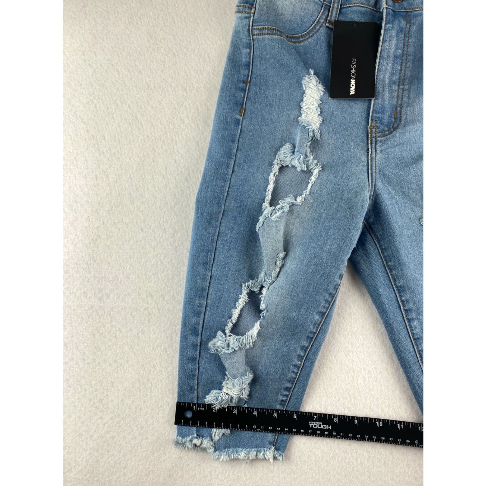Fashion Nova Fashion Nova Jeans Womens 3 Blue High-Rise Stretch Capris Denim Distressed NWT Size 26" / US 2 / IT 38 - 6 Thumbnail