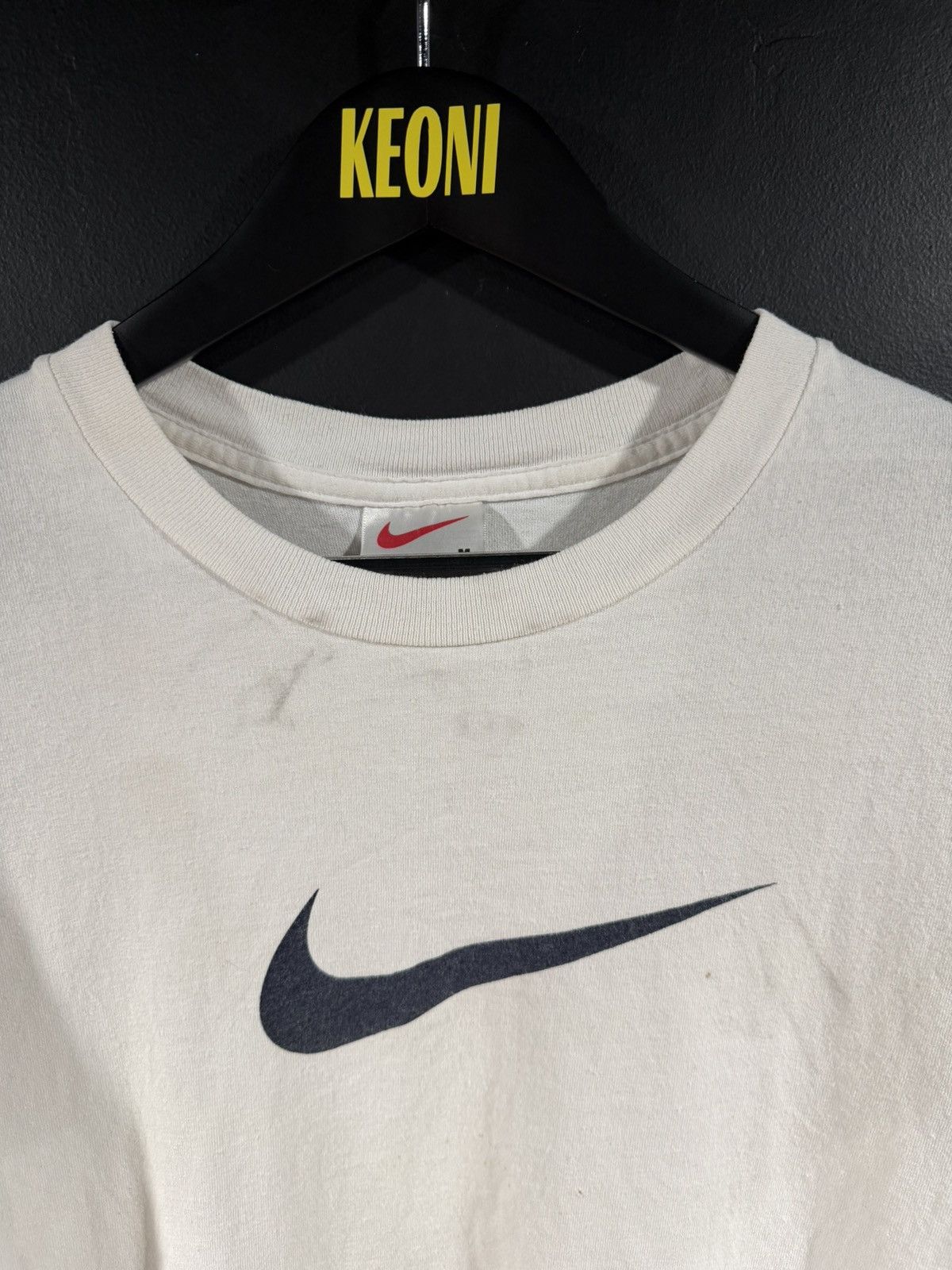 Vintage 2000s Vintage Nike Logo Grunge Tee M Size US M / EU 48-50 / 2 - 2 Thumbnail