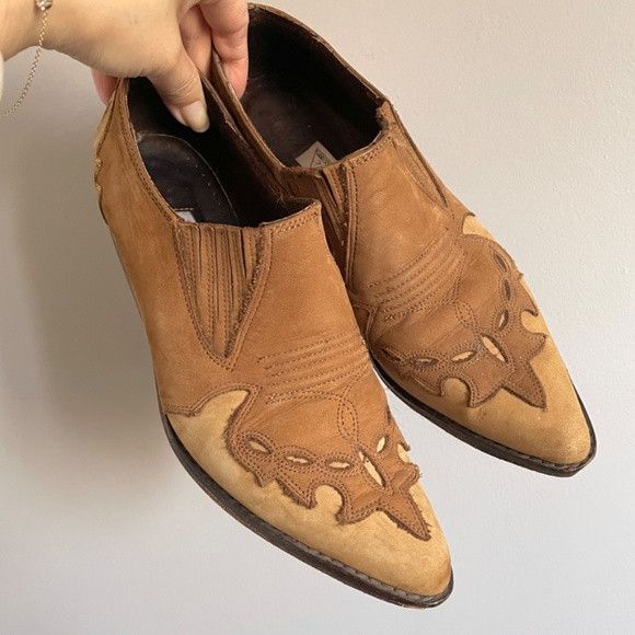 Guess × Vintage Vintage Guess Leather Cowboy Style Heeled Shoes - 6/5-5.5US Size US 5.5 / IT 35.5 - 1 Thumbnail