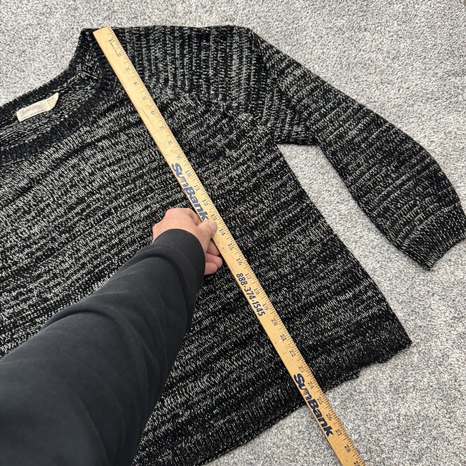 Faded Glory Faded Glory Sweater Womens XXL 20 Metallic Thread Glittery Size XXL / US 16-18 / IT 52-54 - 3 Thumbnail