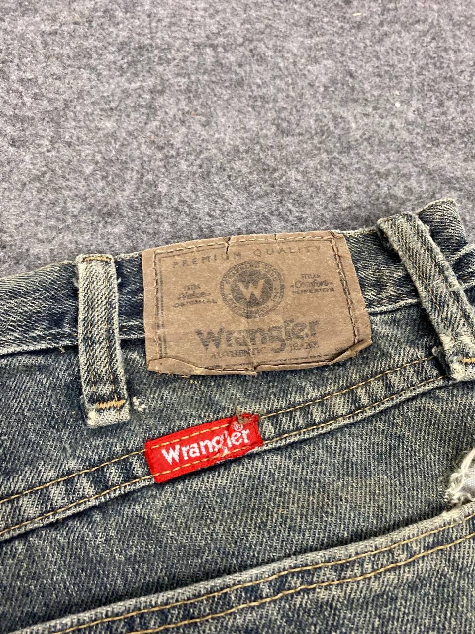 Wrangler vintage wrangler regular fit distressed denim Size US 36 / EU 52 - 7 Thumbnail