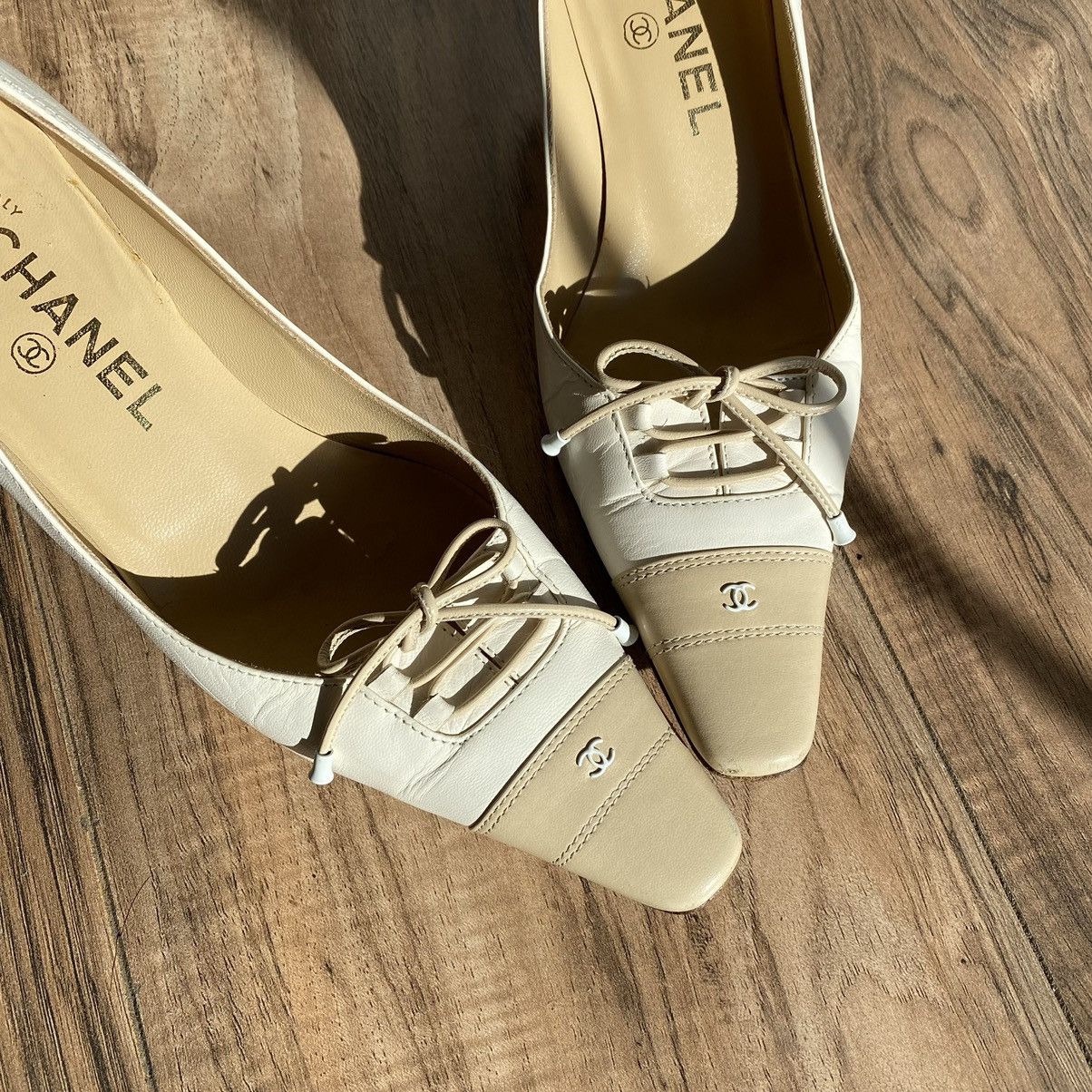 Chanel × Vintage Chanel 2003 Lace-up Bow Beige / White Pointed Toe Pumps Size US 6.5 / IT 36.5 - 2 Thumbnail