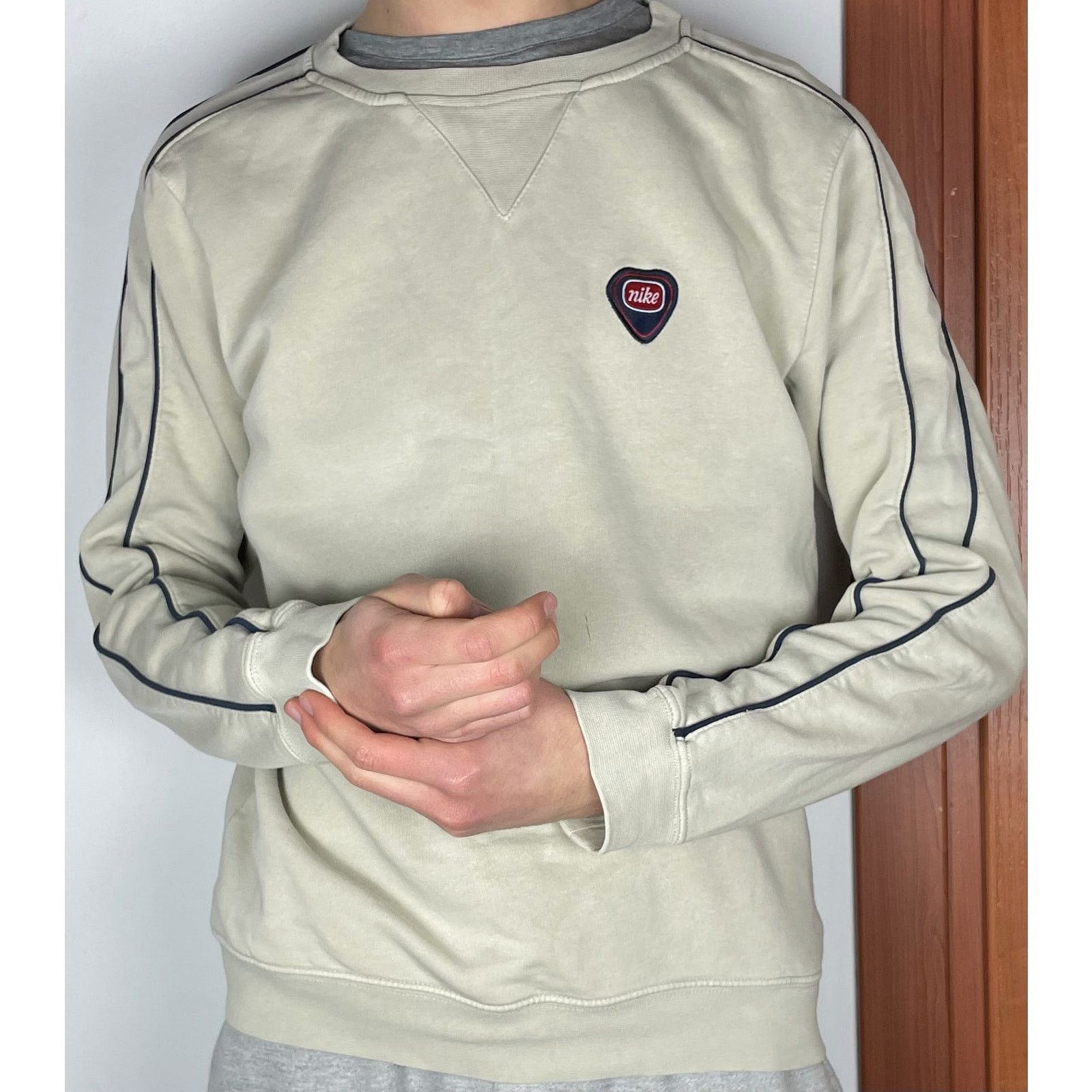 Nike × Vintage Nike Men Beige Crew Neck Long Sleeve Fleece Sweatshirt Small Size US S / EU 44-46 / 1 - 2 Thumbnail