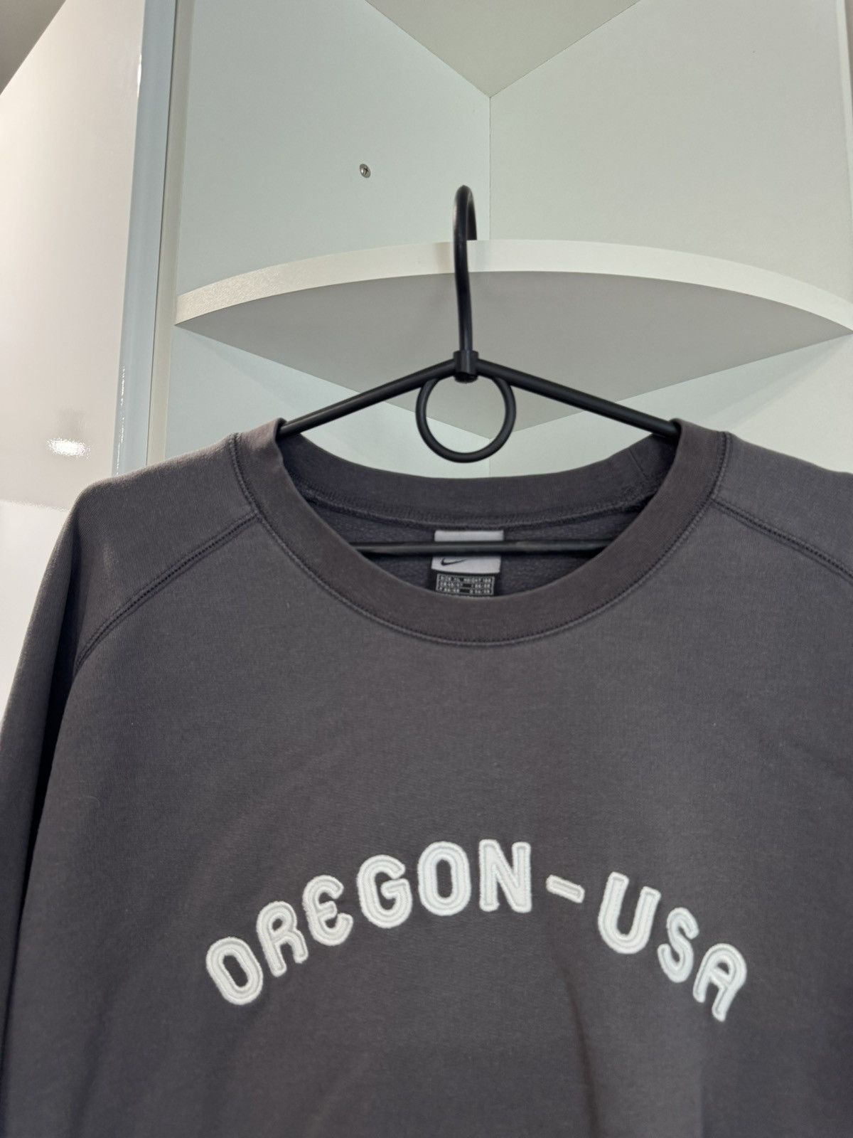 Nike Vintage Nike Big Logo Oregon USA🇺🇸 sweatshirt Size US XL / EU 56 / 4 - 4 Thumbnail