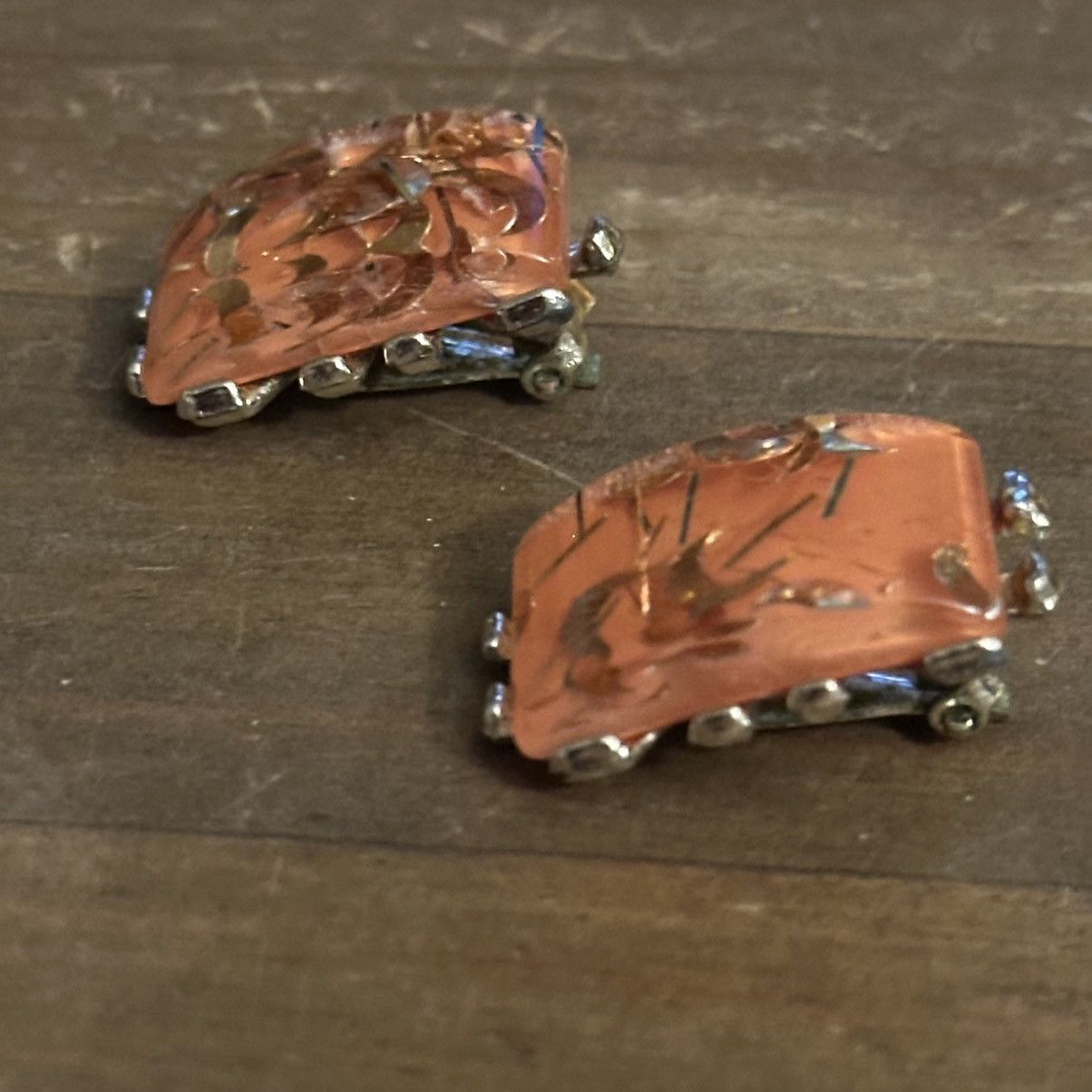 Vintage Vintage orange and gold confetti thermoset clip on earrings Size ONE SIZE - 5 Thumbnail