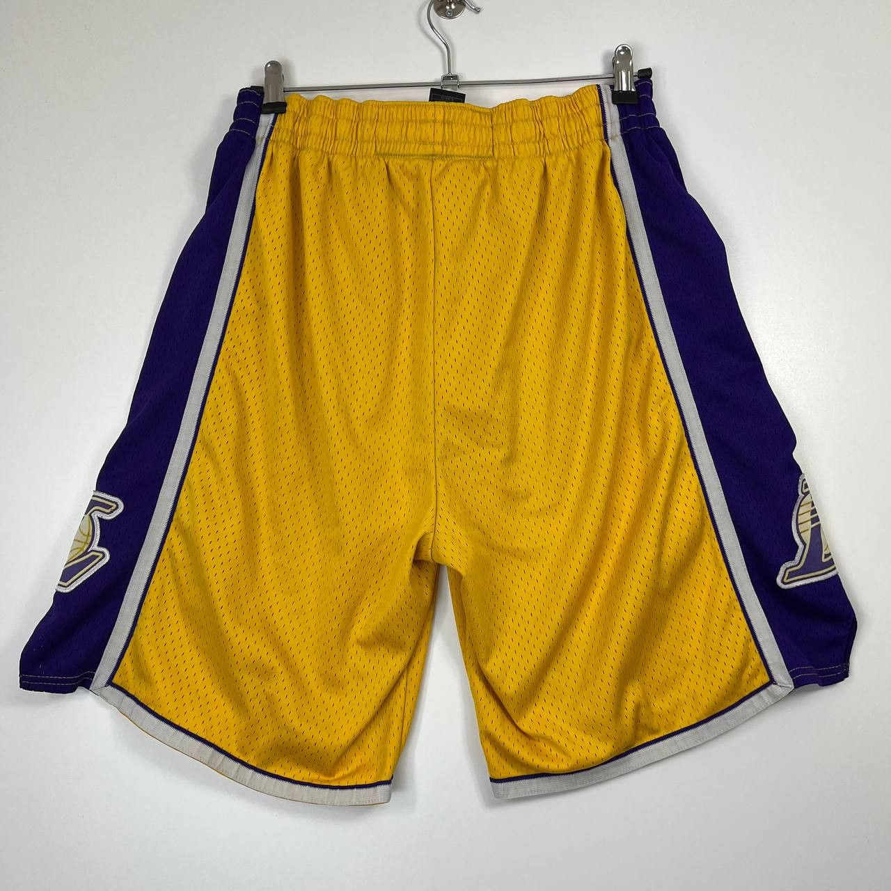 Adidas Los Angeles Lakers Nba Basketball Shorts Adidas Size XL Size US XL / EU 56 / 4 - 6 Thumbnail