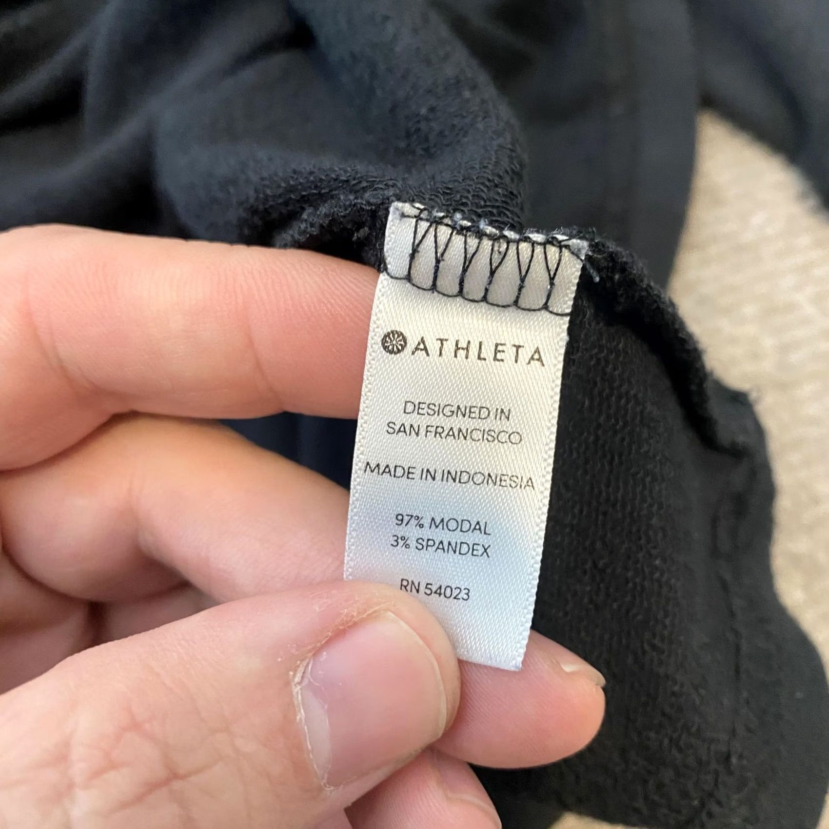 Athleta Athleta Shirt Womens XL Black Twist Front Long Sleeve Modal Blend Athleisure Top Size XL / US 12-14 / IT 48-50 - 7 Thumbnail