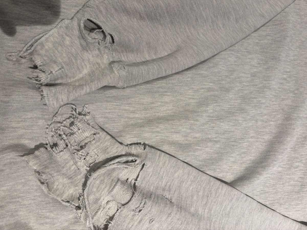 Champion RARE super distressed fox news champion reverse weave size L Size US L / EU 52-54 / 3 - 8 Thumbnail