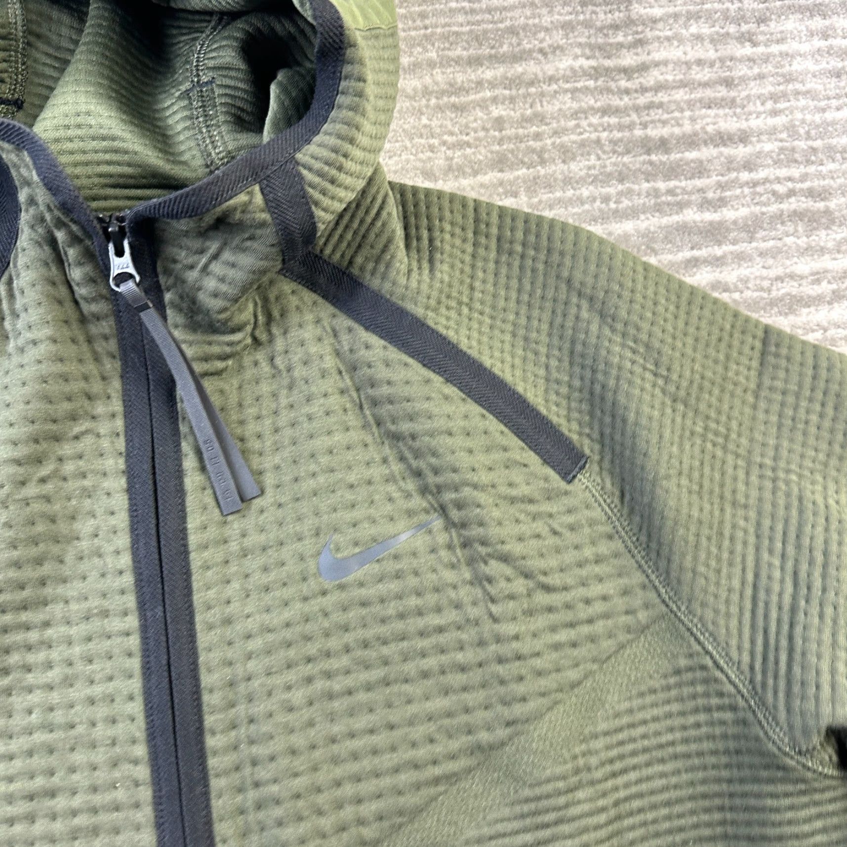Nike Nike Jacket Mens M Green Tech Pack Windrunner Full Zip Olive Size US M / EU 48-50 / 2 - 5 Thumbnail