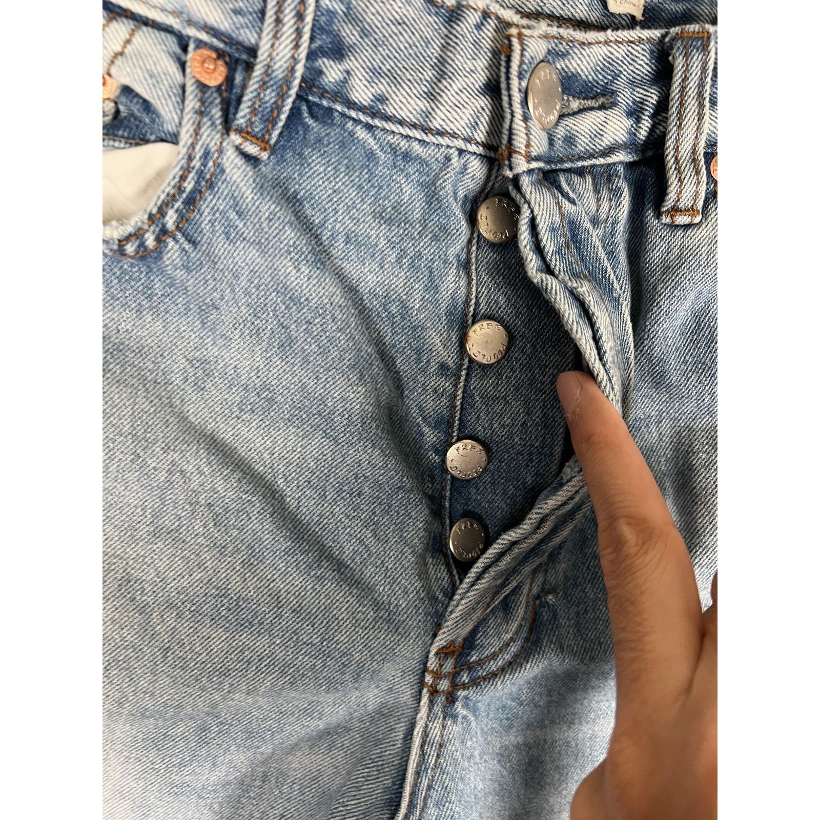Other We The Free Mom Jeans Women's 31 Blue Light Wash High Rise B Size 31" - 2 Thumbnail