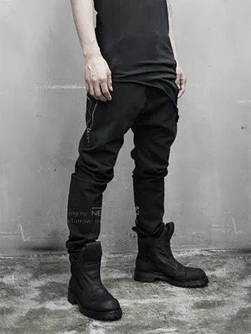 Julius Julius Size 2 High-rise zipper-twisted spiral pants| Size US 30 / EU 46 - 2 Thumbnail