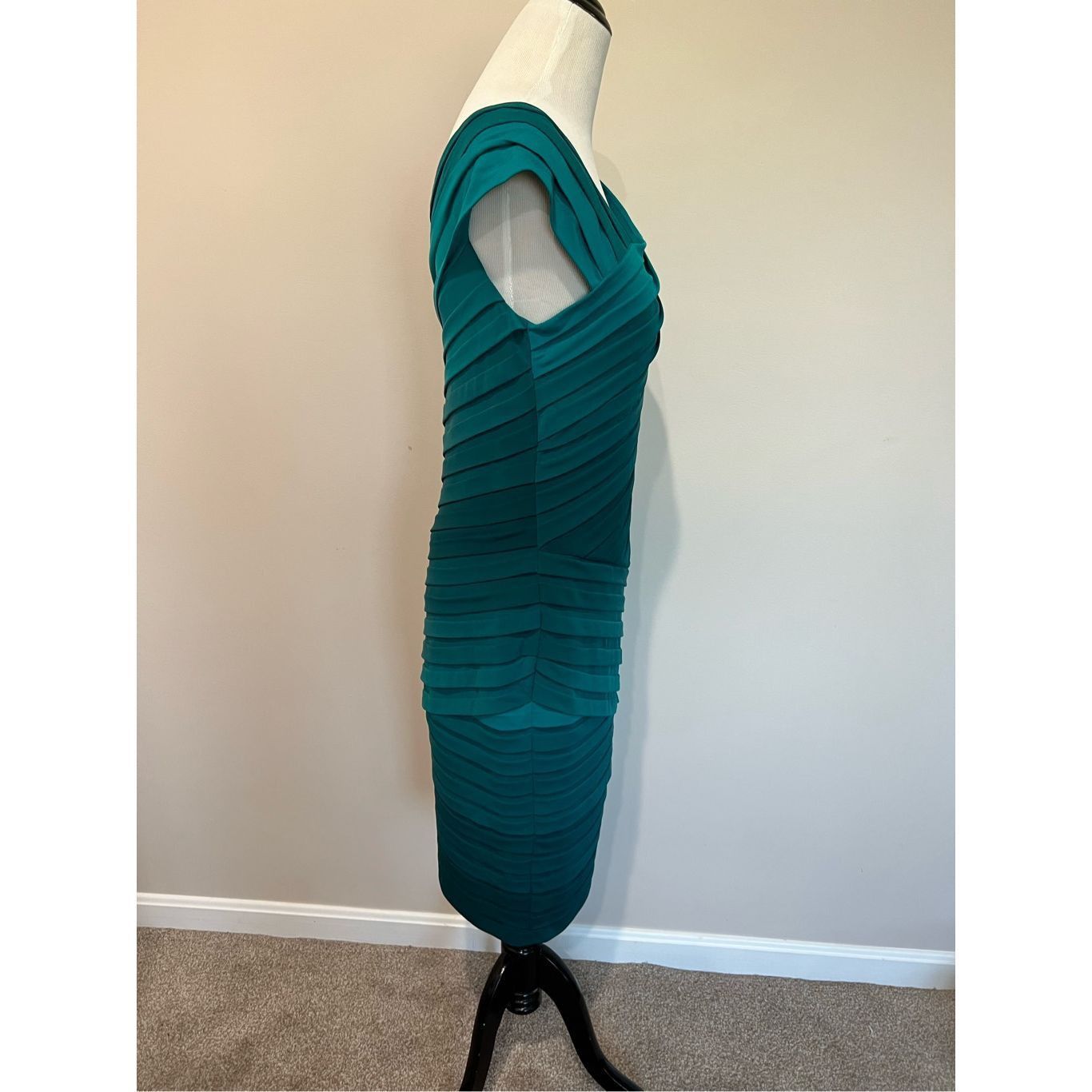 Tadashi Shoji Tadashi Collection dress size L Size L / US 10 / IT 46 - 2 Thumbnail