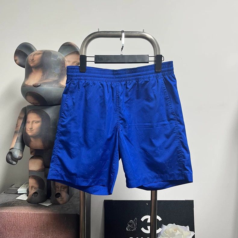 Louis Vuitton Louis Vuitton size m Full Print Shorts 2504-Nextarrow Size US 30 / EU 46 - 1 Thumbnail