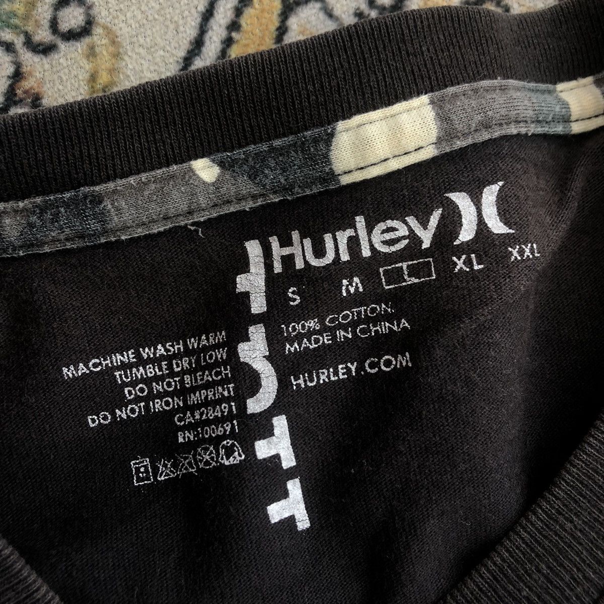 Hurley HURLEY Wendi Ramirez Art Photoprint T-Shirt Skateboards Surf Size US L / EU 52-54 / 3 - 6 Thumbnail