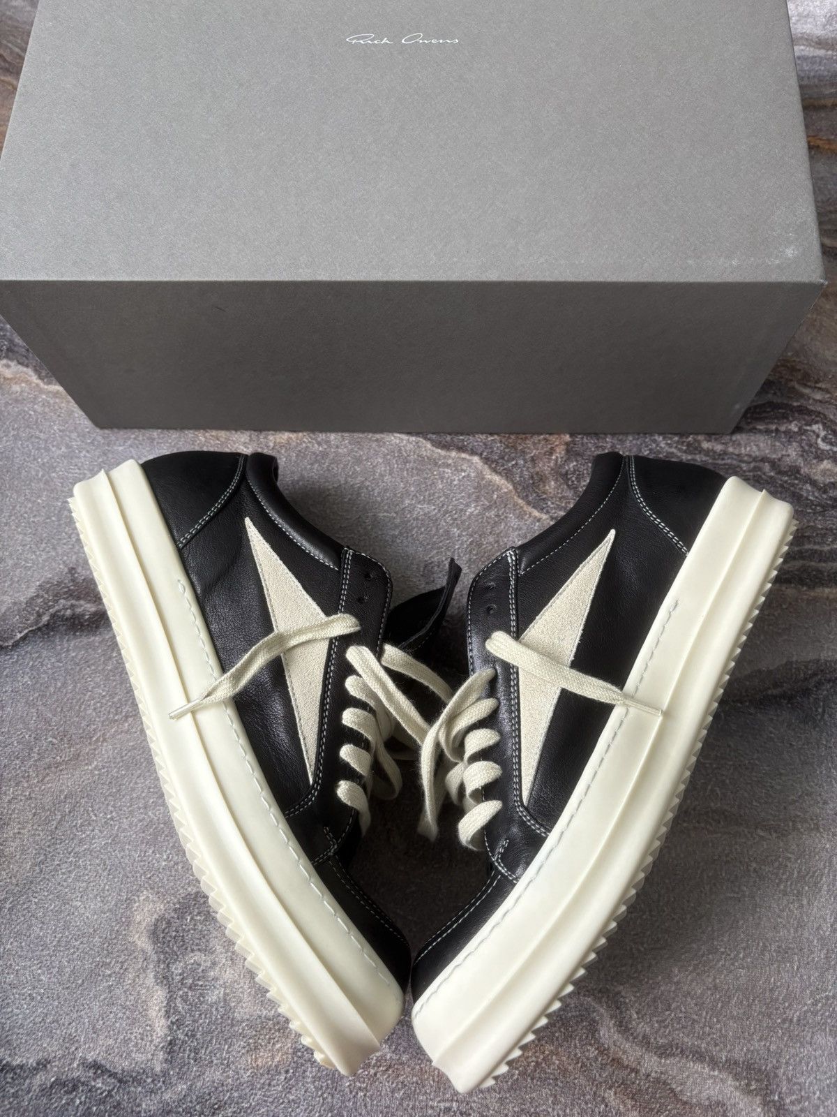 Rick Owens Rick Owens Vintage Leather Sneaker Size US 8.5 / EU 41-42 - 6 Thumbnail